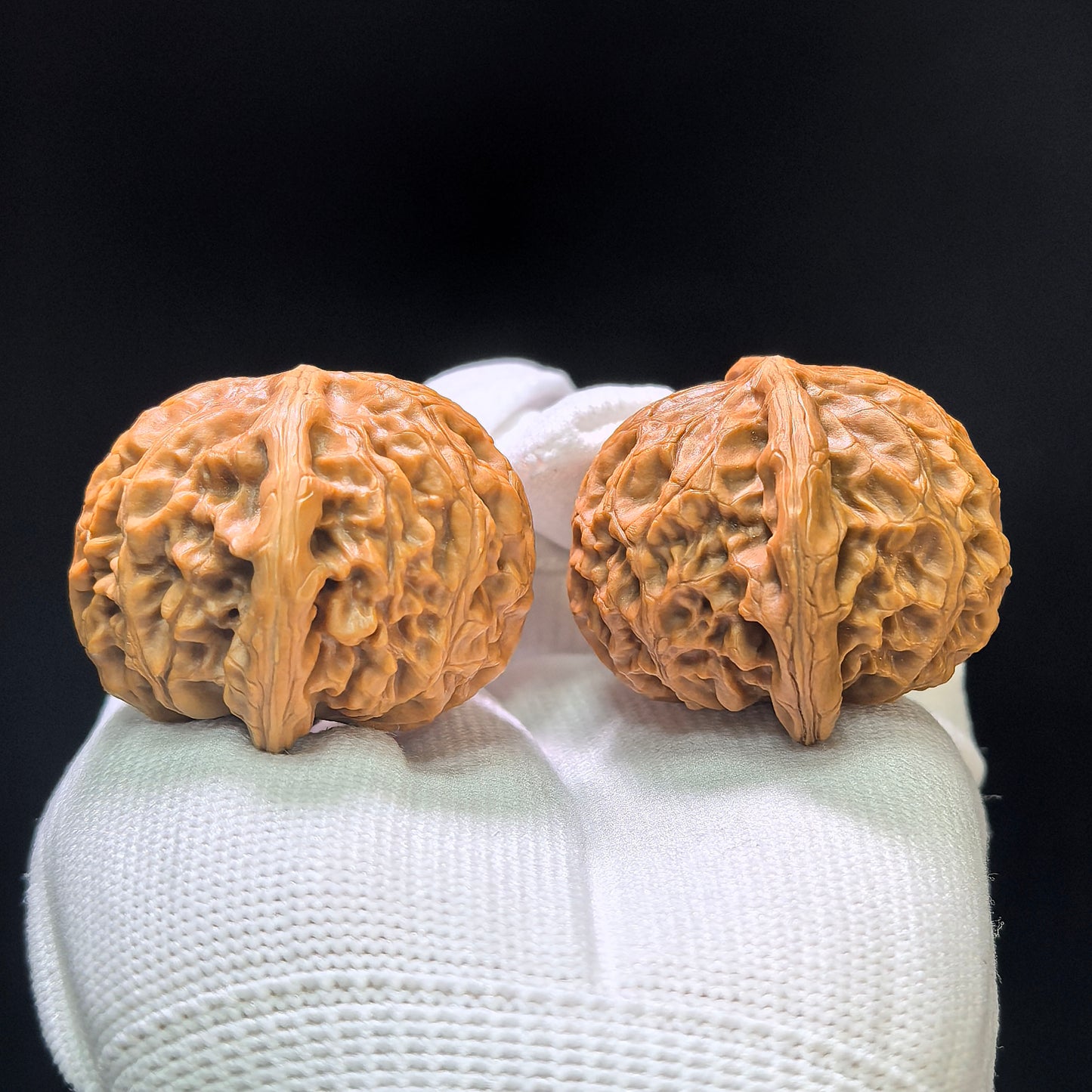 "Palace Lantern" Gongdeng Wenwan Walnuts (Pair) | 43.0mm x 40.0mm | Stock ID: GD-1102