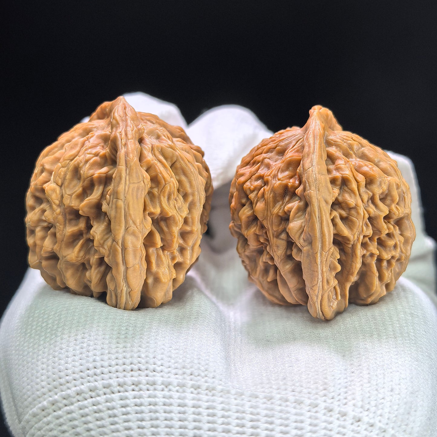 "Four-Tower Pavilion Lionhead" Sizouloutou SZL-1408 Low-Profile Wenwan Walnuts Pair | 40.0mm x 34.0mm | SZL-1408