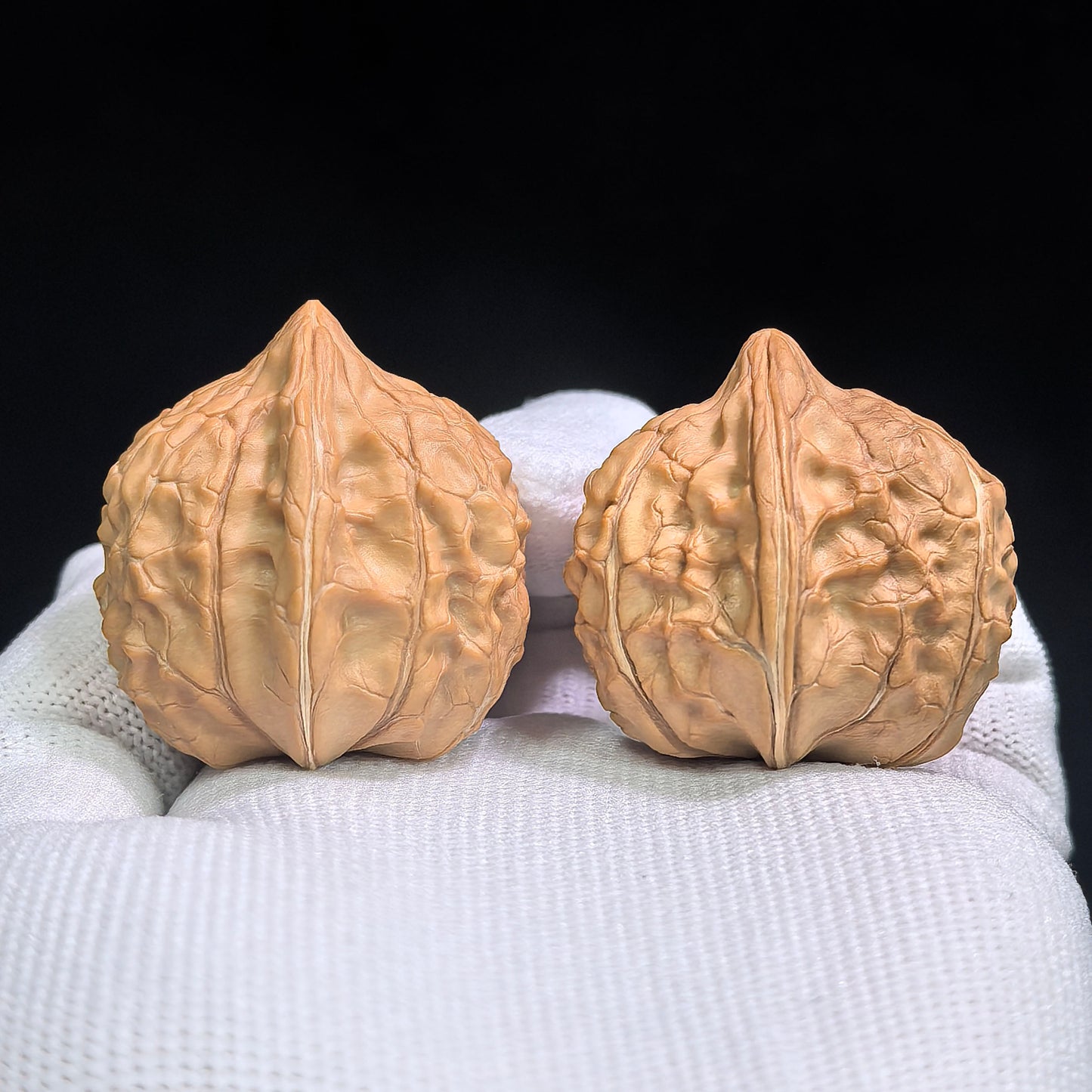 "Twin-Fruit Half-Wall Turtle Shell Grain" Guijiawen Tongguo Banbi Kucha GJW-SY1A0 Classic Wenwan Walnuts Pair | 31.0mm x 34.0mm | GJW-SY1A0