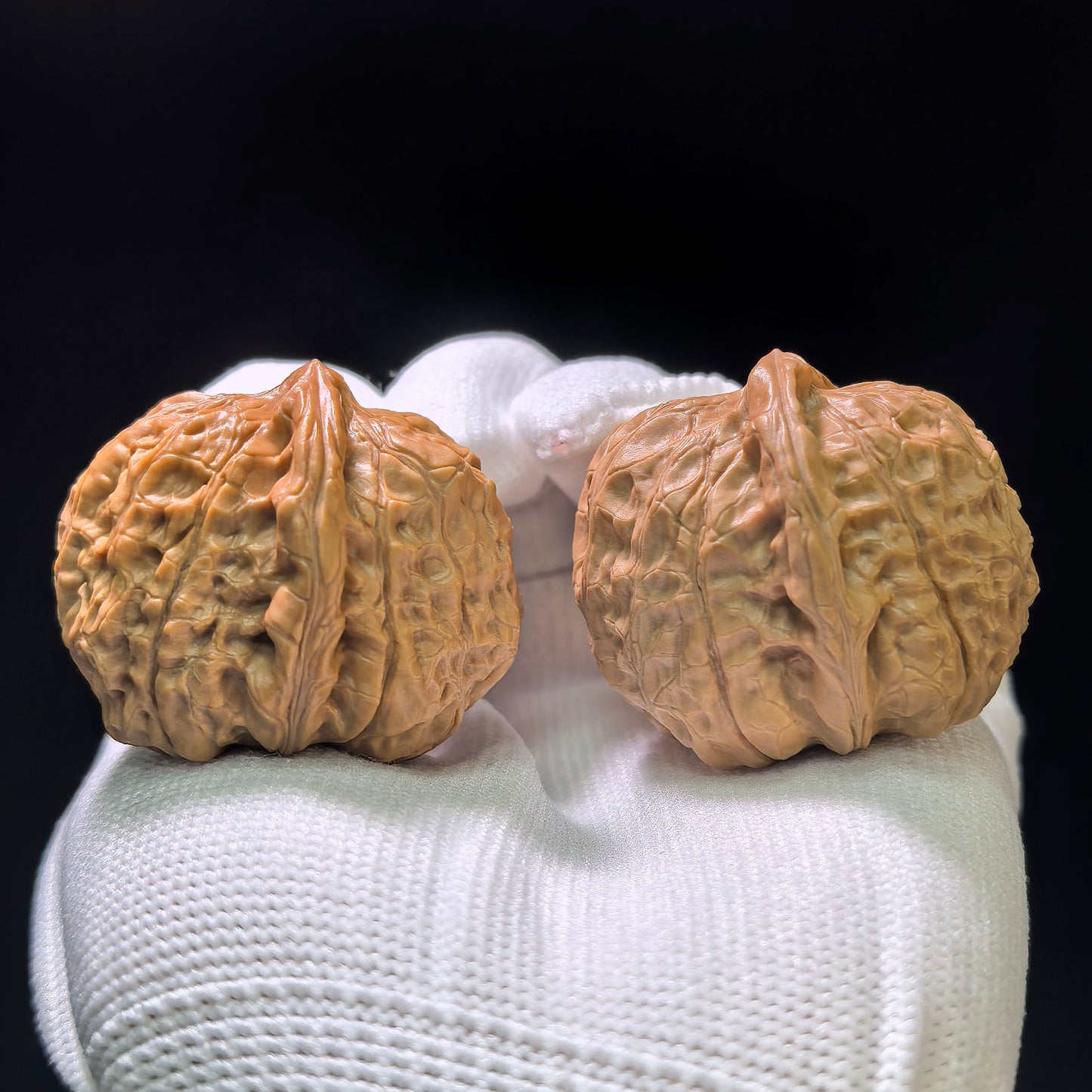 "Mini Pumpkin Stance" Xiaonanguadun Pocket Hand-Twist Wenwan Walnuts Pair | 33.0mm x 37.0mm | NGD-1107