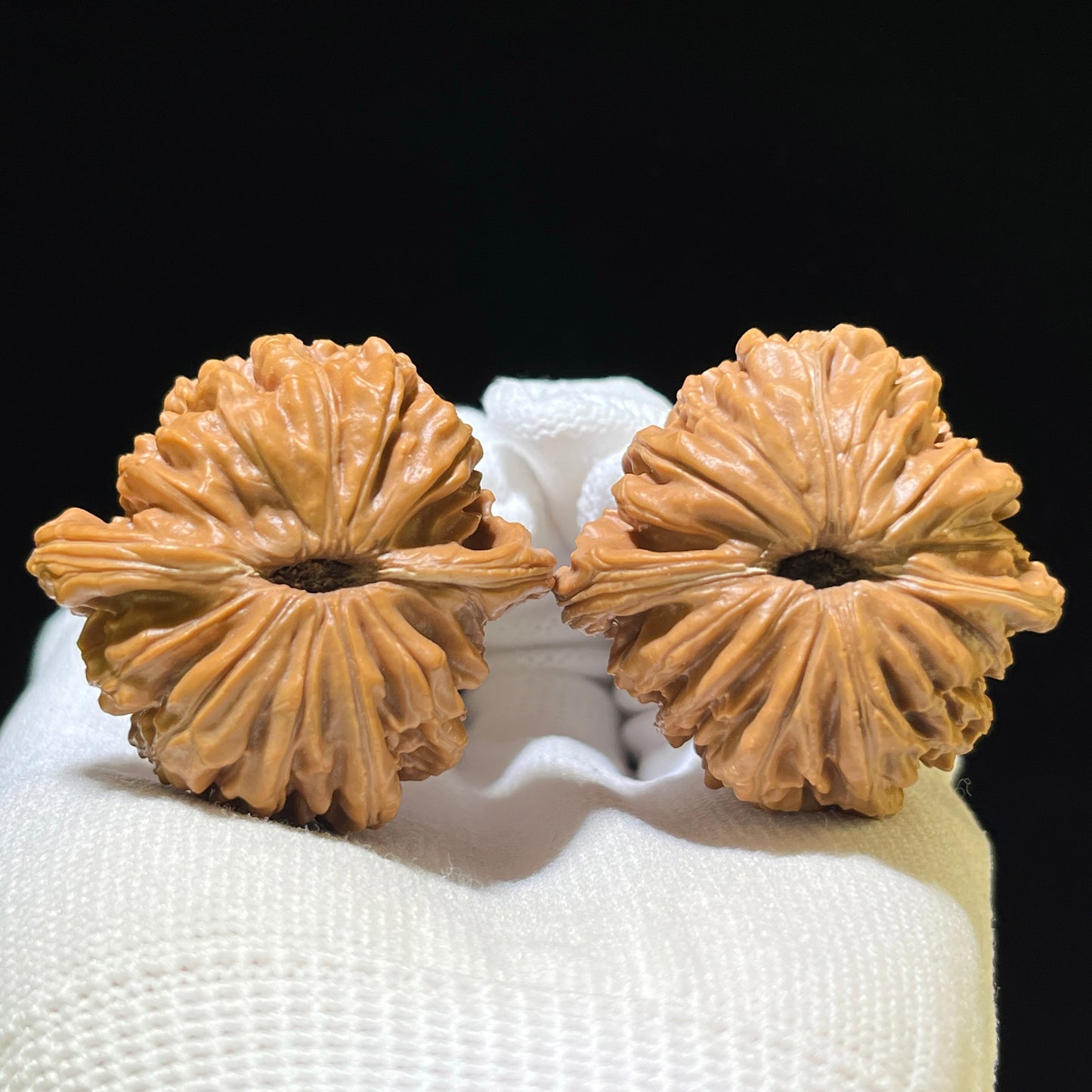 "Four-Story Tower" Sizuolou Wenwan Walnuts (Pair) | 41.0mm x 39.0mm | Stock ID: SZL-1111