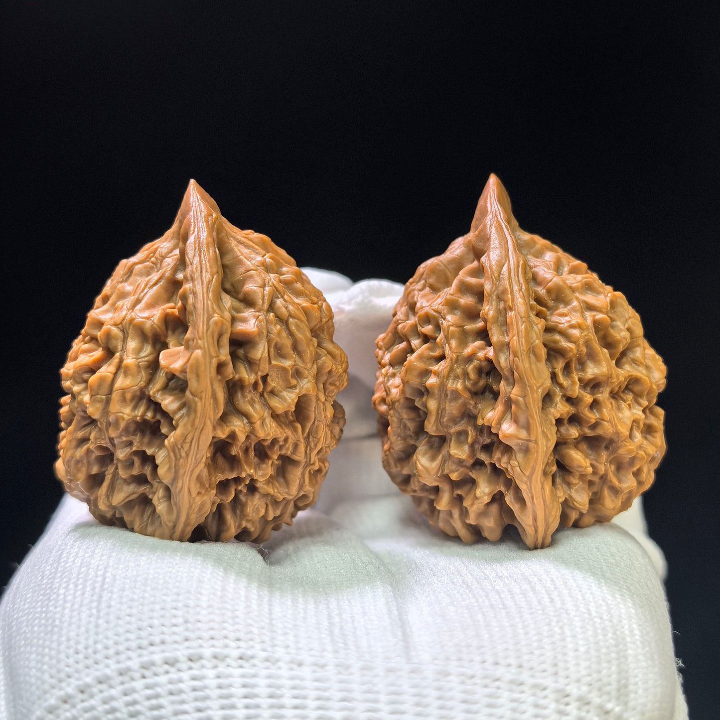 "Official Hat" Guanmao GM-1111 Classic Wenwan Walnuts Pair | 41.0mm x 39.0mm | GM-1111