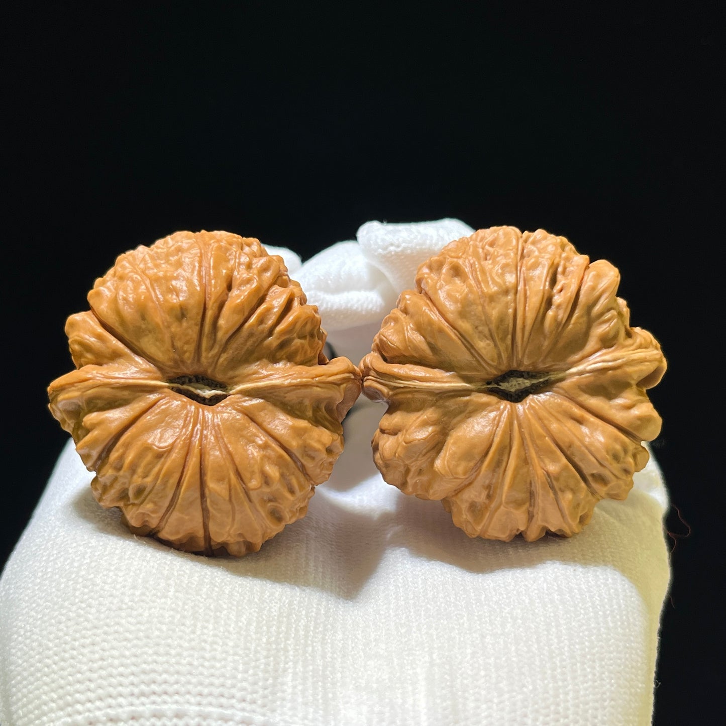 "Pumpkin Mound" Nanguadun Wenwan Walnuts (Pair) | 42.0mm x 40.0mm | Stock ID: NGD-1103