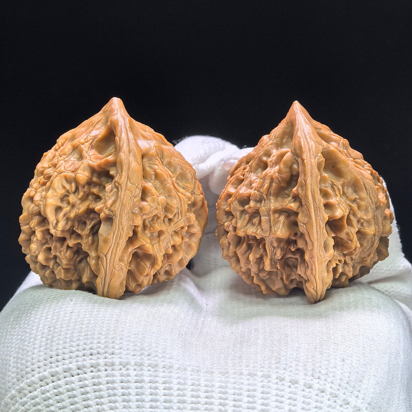 "Peach Heart Xiayun Ridge" Taoxin Xiayunling XYL-1405 Low-Profile Wenwan Walnuts Pair | 39.0mm x 37.0mm | XYL-1405