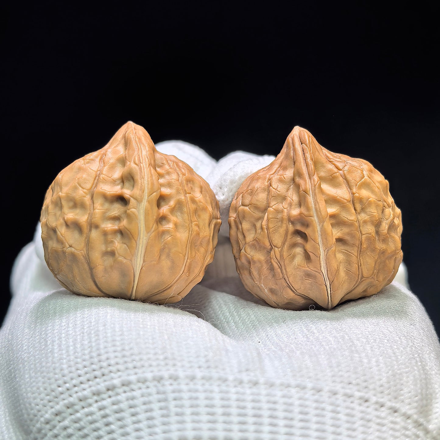 "Mini Turtle Shell Texture" Xiuzhen Gujiaowen XZGJW-1602 Pocket-Sized Wenwan Walnuts Pair | 30.0mm x 32.0mm | XZGJW-1602