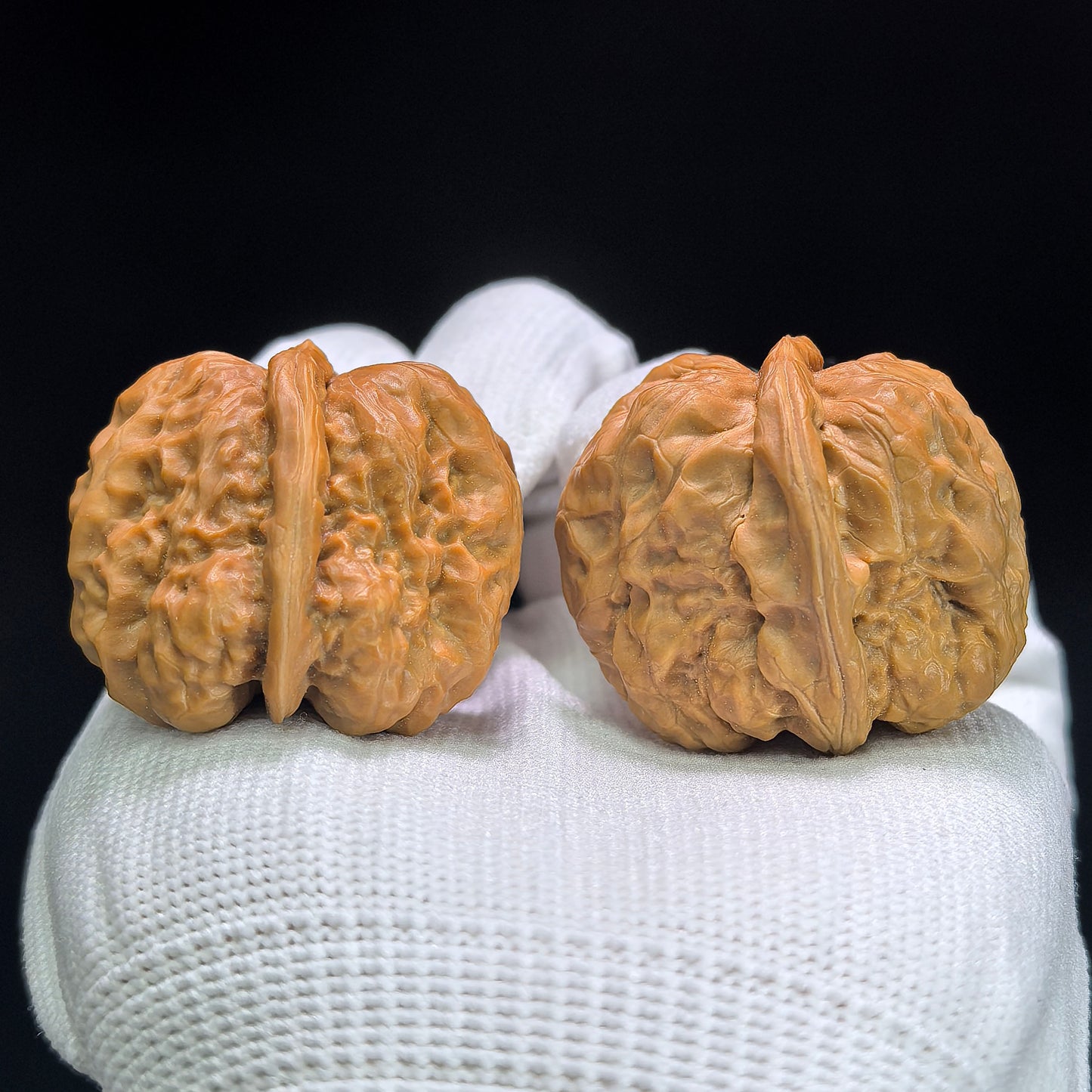 "Crystal Frog" Shuijingwa Wenwan Walnuts (Pair) | 36.0mm x 38.0mm | Stock ID: W-1401