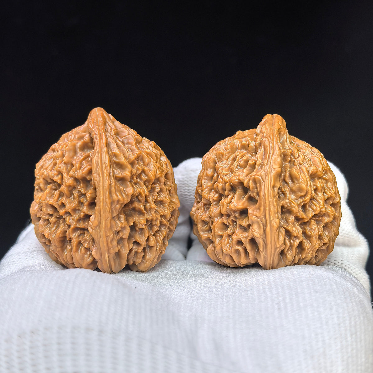 Peach-Heart Concave-Base Nanjiang Stone Wenwan Walnut Pair | 40.0mm x 38.0mm | TXBDNJS-17D9