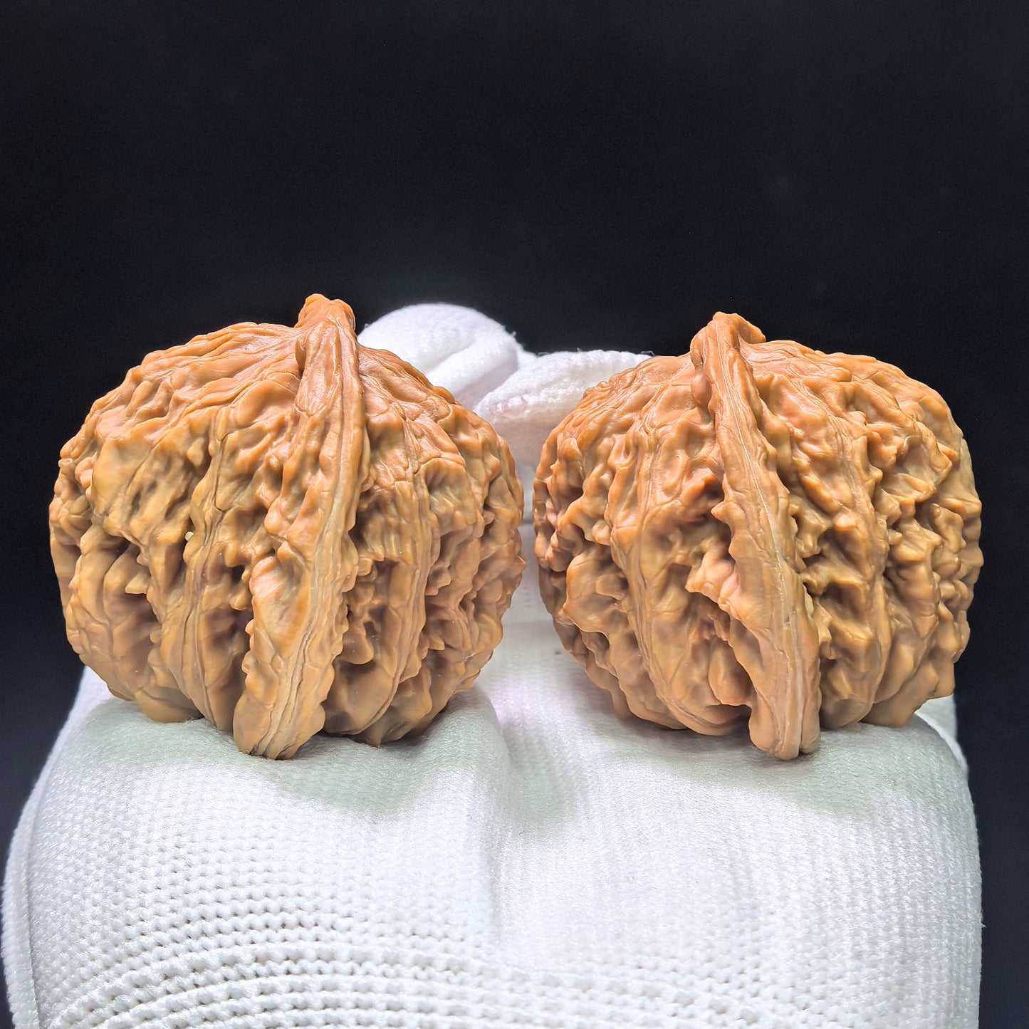 "Four-Seat Tower" Sizhoulou SZL-1406 Low-Profile Wenwan Walnuts Pair | 41.0mm x 40.0mm | SZL-1406