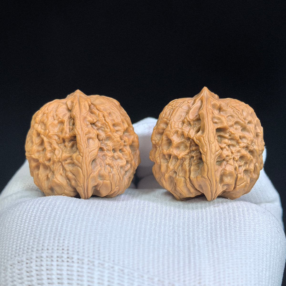 Compact Round-Bodied “Da Tuanyuan” Wenwan Walnut Pair — 39.0mm x 37.0mm | DTY-SY1H8