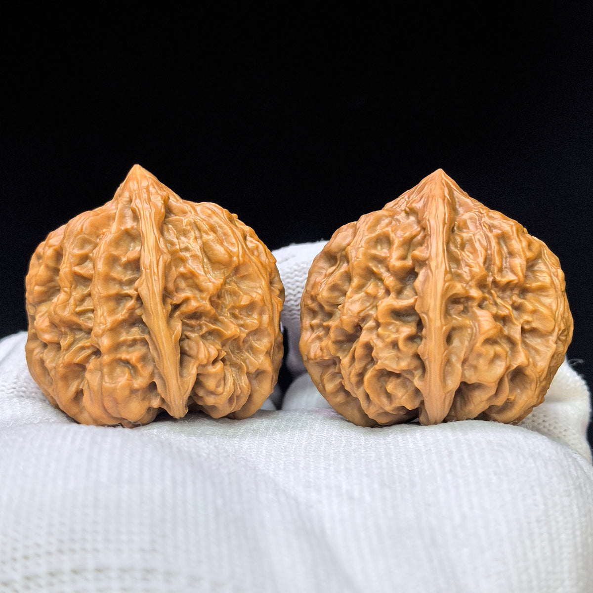 Triangular Peach-Heart “Wild Buffalo” Wenwan Walnut Pair | 38.0mm x 40.0mm | SJTXBD-17F5