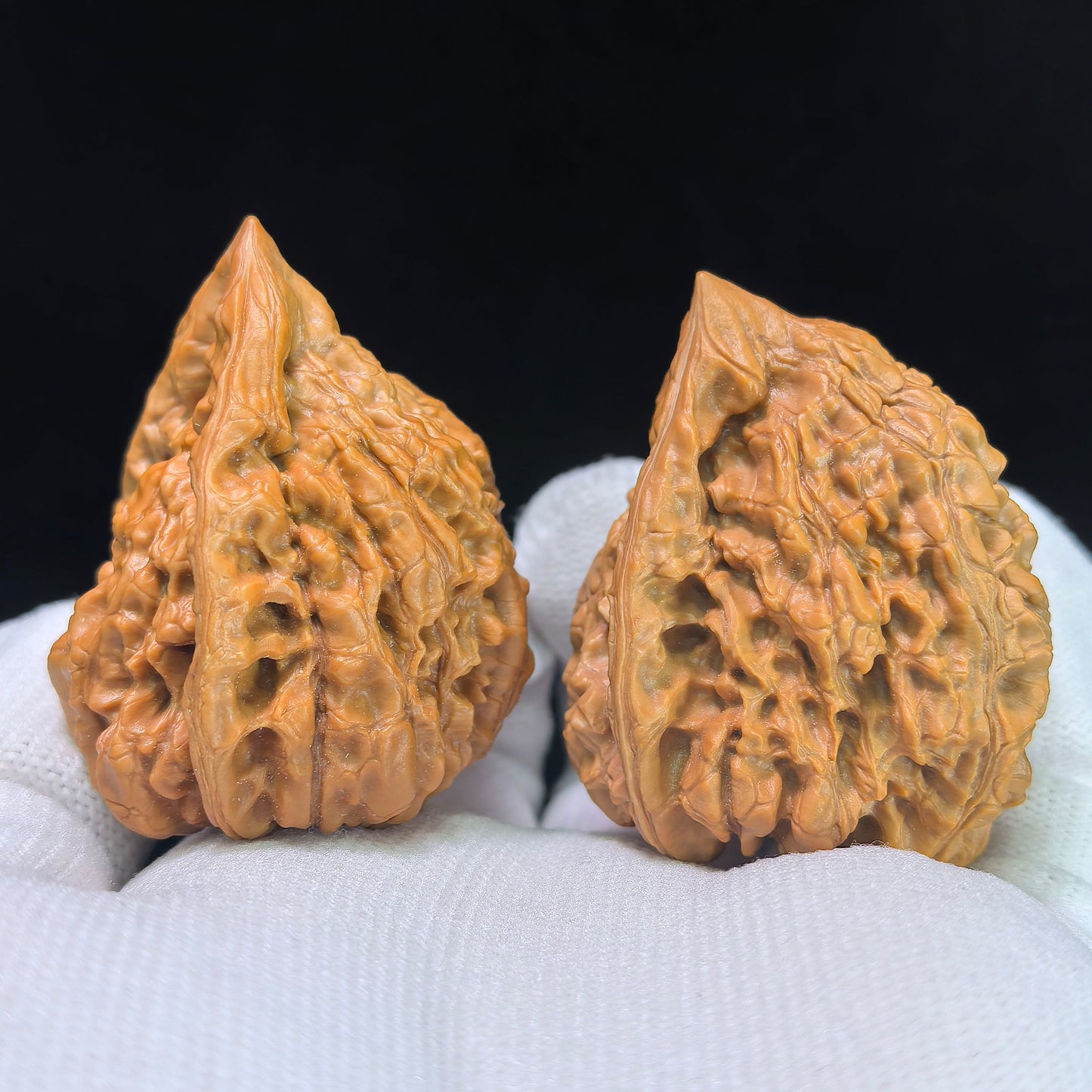 Qilinwen Zuofo (Qilin Pattern Seated Buddha) Scholar Walnuts Pair | 34.0mm x 37.0mm | Stock ID: QLWZF-401E