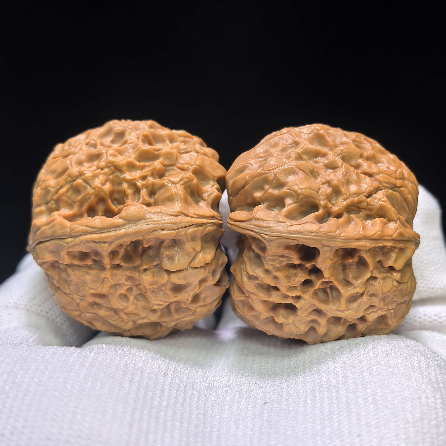 "Triangle Grand Reunion" Sanjiao Da Tuan Yuan Wenwan Walnuts (Pair) | 45.0mm x 42.0mm | Stock ID: TY-1503C