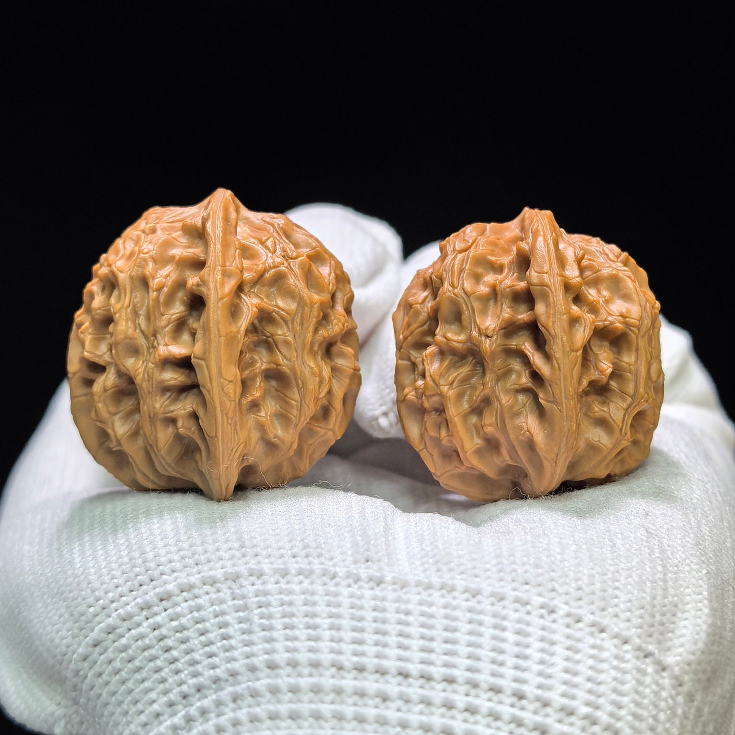 "Mini Nuwa Stone" Xiuzhen Nüwashi XZNWS-1601 Low-Profile Pocket Wenwan Walnuts Pair | 32.0mm x 31.0mm | XZNWS-1601