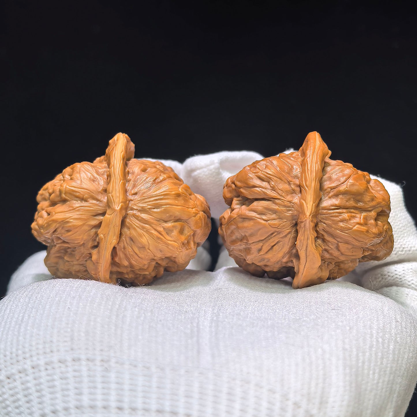 "Toad Head Hawk-Beak Vulture" (Hamatou Yingzui Zuoshandiao) Scholar Walnuts Pair | 37.0mm x 41.0mm | Inverse Deep-Belly Profile | Singularities Grade Masterpiece | Stock ID: HMTYZZSD-CG202E