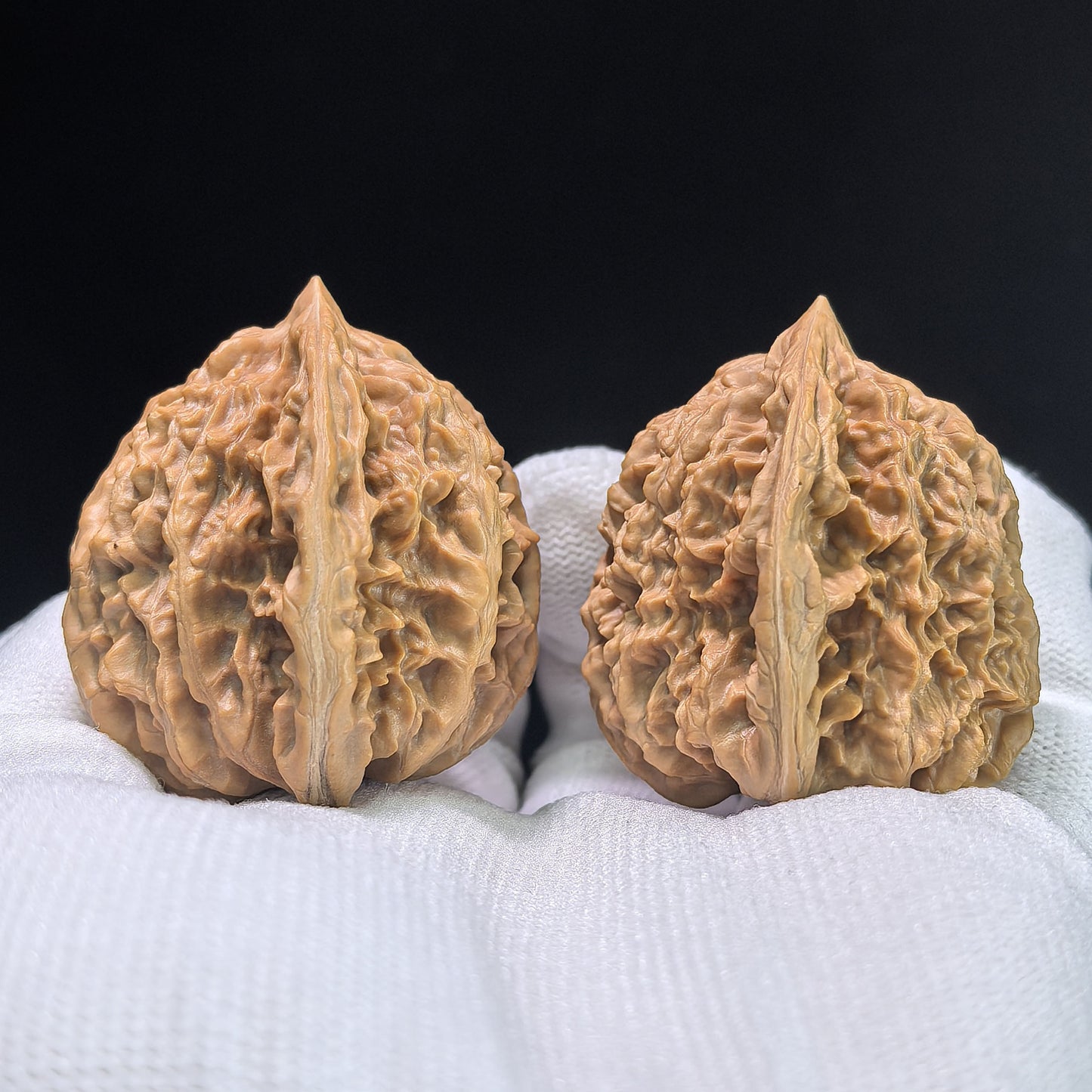 "Xiayun Ridge" Xiayunling Wenwan Walnuts (Pair) | 40.0mm x 38.0mm | Stock ID: XYL-1103