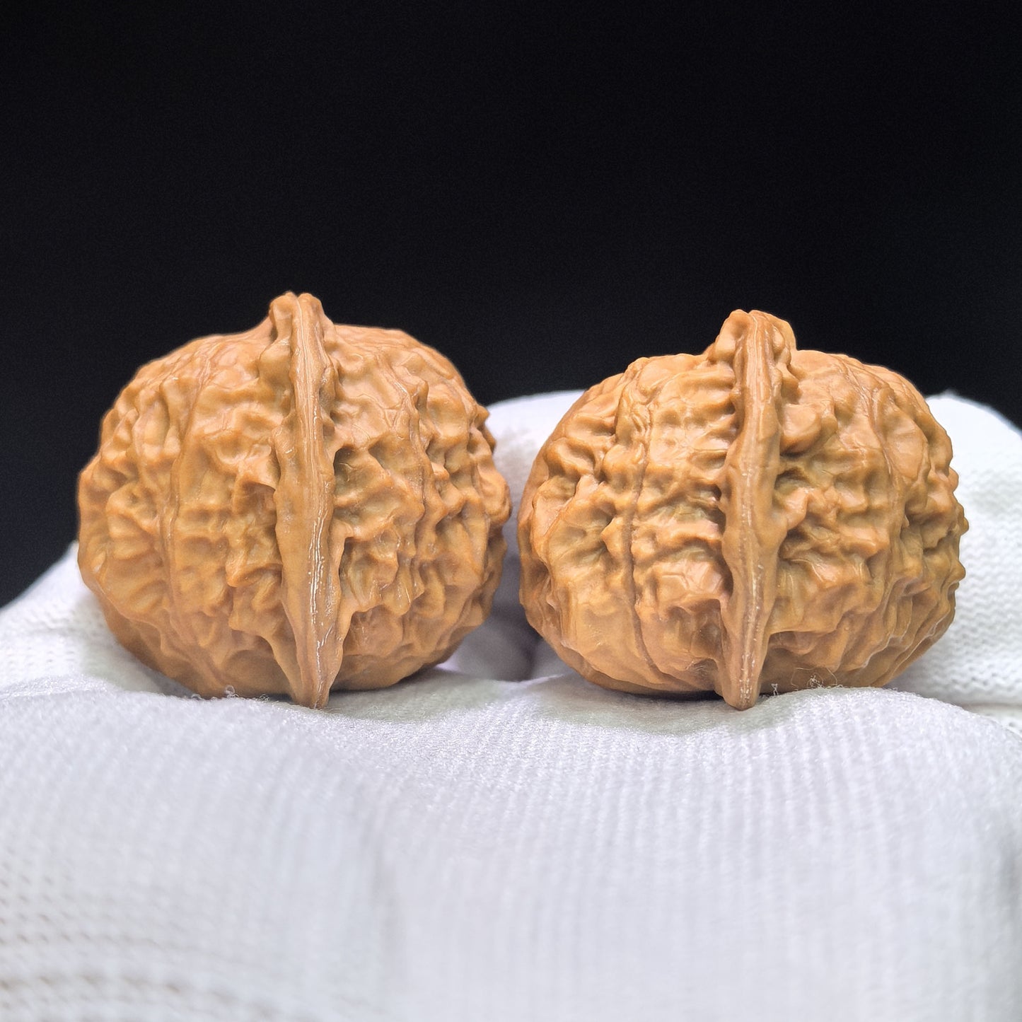 "Porcelain Doll" Ciwawa Wenwan Walnuts (Pair) | 41.0mm x 37.0mm | Stock ID: CWW-1505C