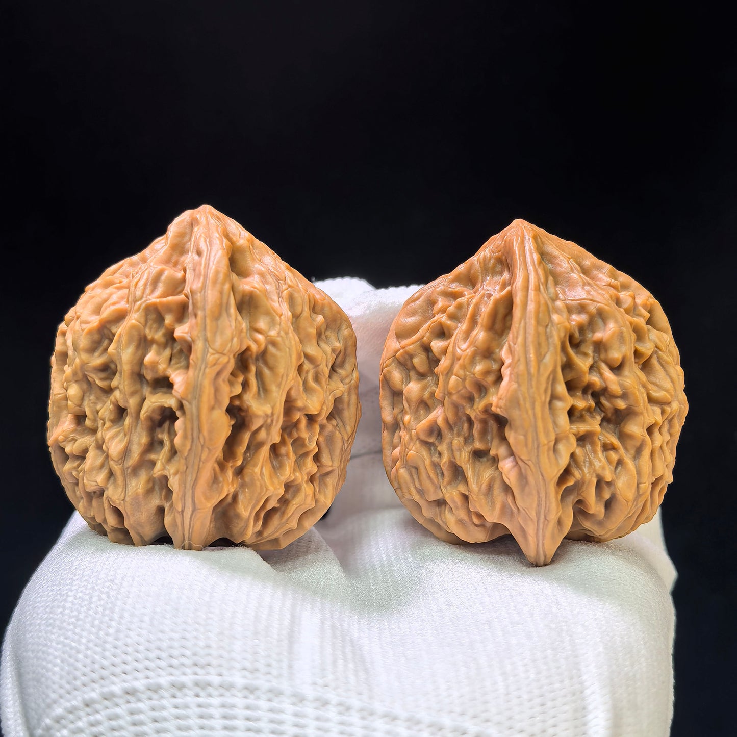 "Beijing Chicken Heart" Beijing Jixin BJJX-1109 Wenwan Walnuts Pair | 42.0mm x 41.0mm | BJJX-1109