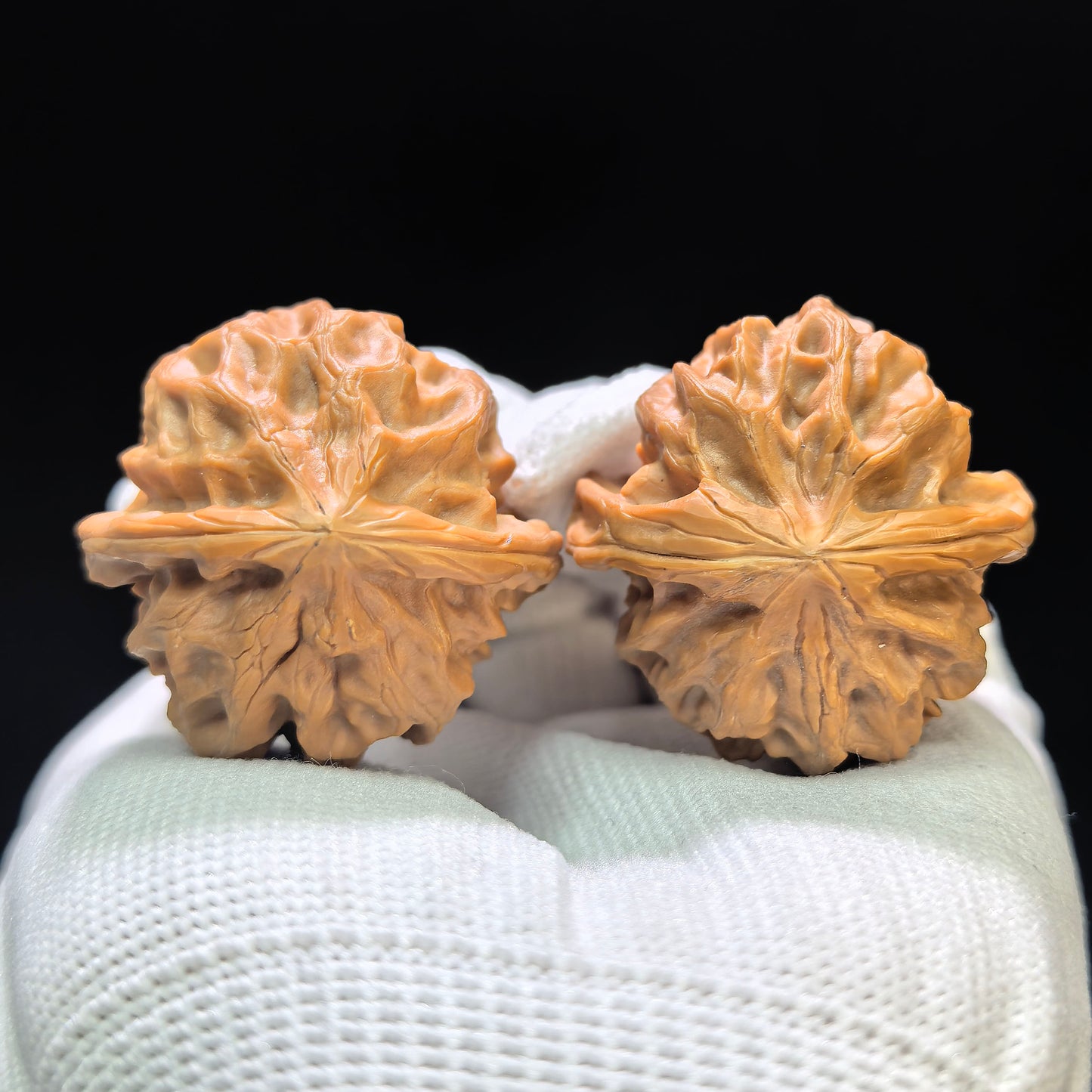 "Cao Dalong" Cao Dalong CDL-1601 Low-Profile Wenwan Walnuts Pair | 35.0mm x 36.0mm | CDL-1601