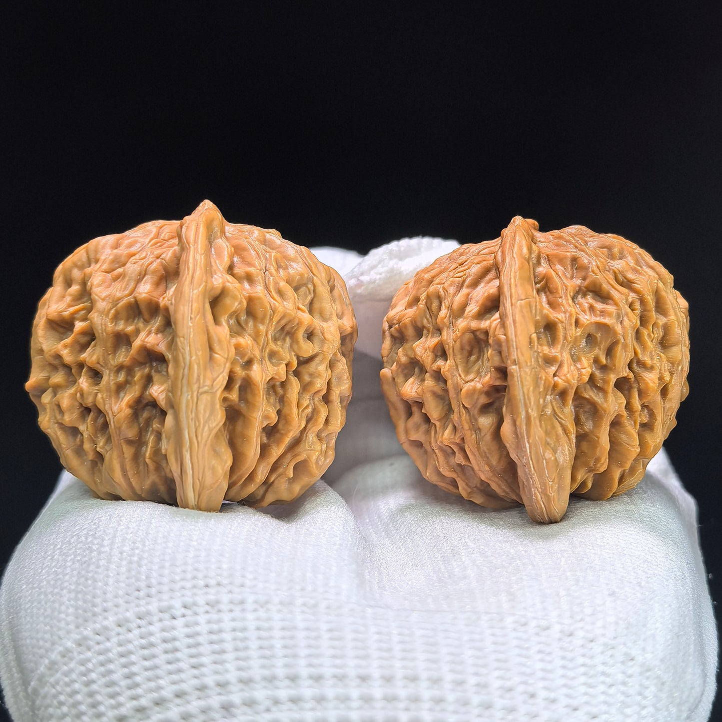 "Four-Tower Pavilion Lionhead" Sizouloutou SZL-1405 Low-Profile Wenwan Walnuts Pair | 41.0mm x 39.0mm | SZL-1405