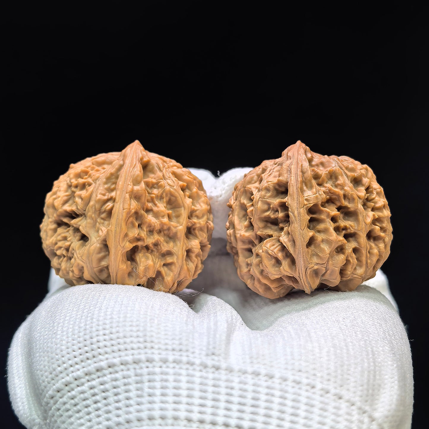 "Caterpillar Texture" Maomaochong MMC-1601 Low-Profile Wenwan Walnuts Pair | 34.0mm x 36.0mm | MMC-1601