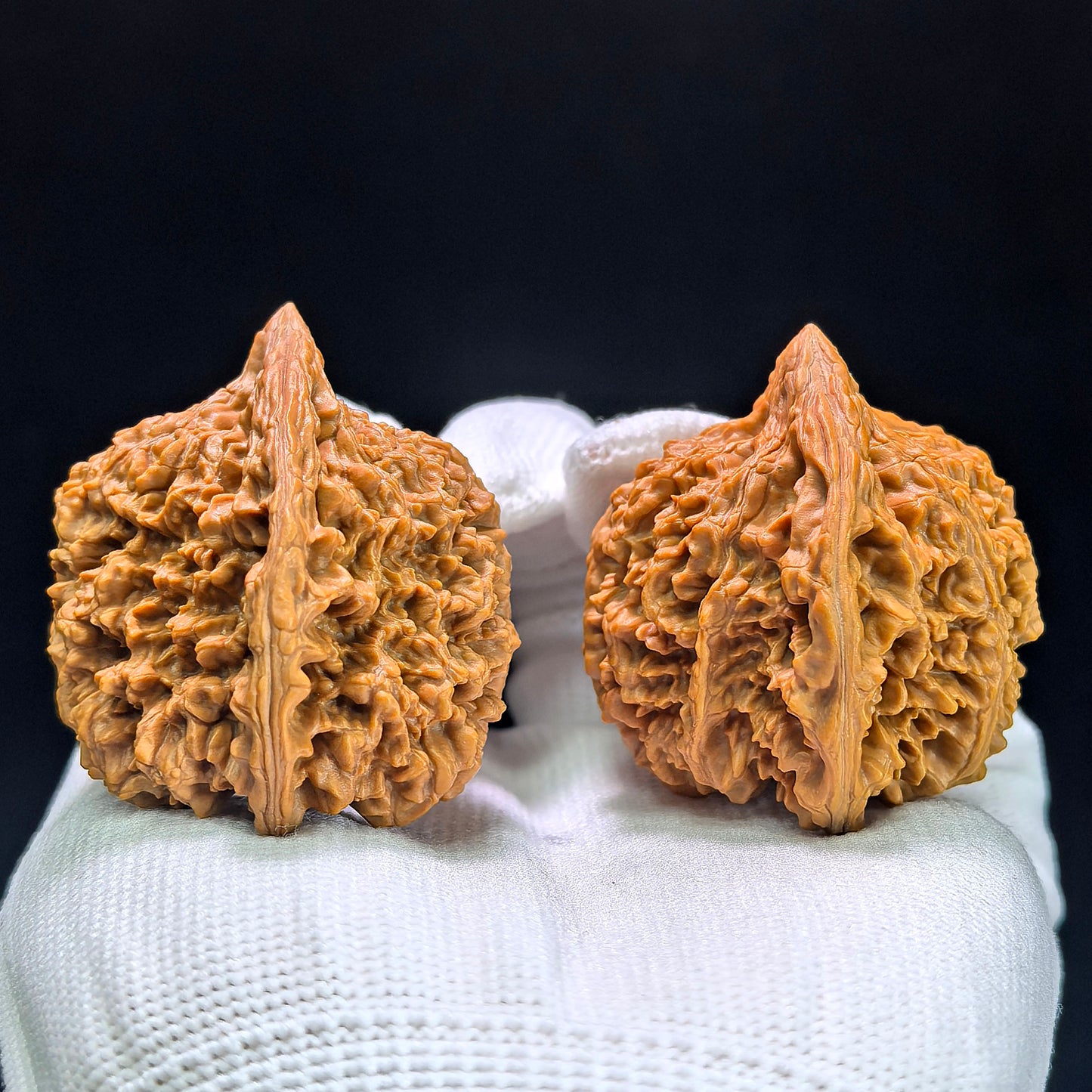 "Starry Sky" Mantianxing Wenwan Walnuts (Pair) | 42.0mm x 40.0mm | Stock ID: MTX-1402