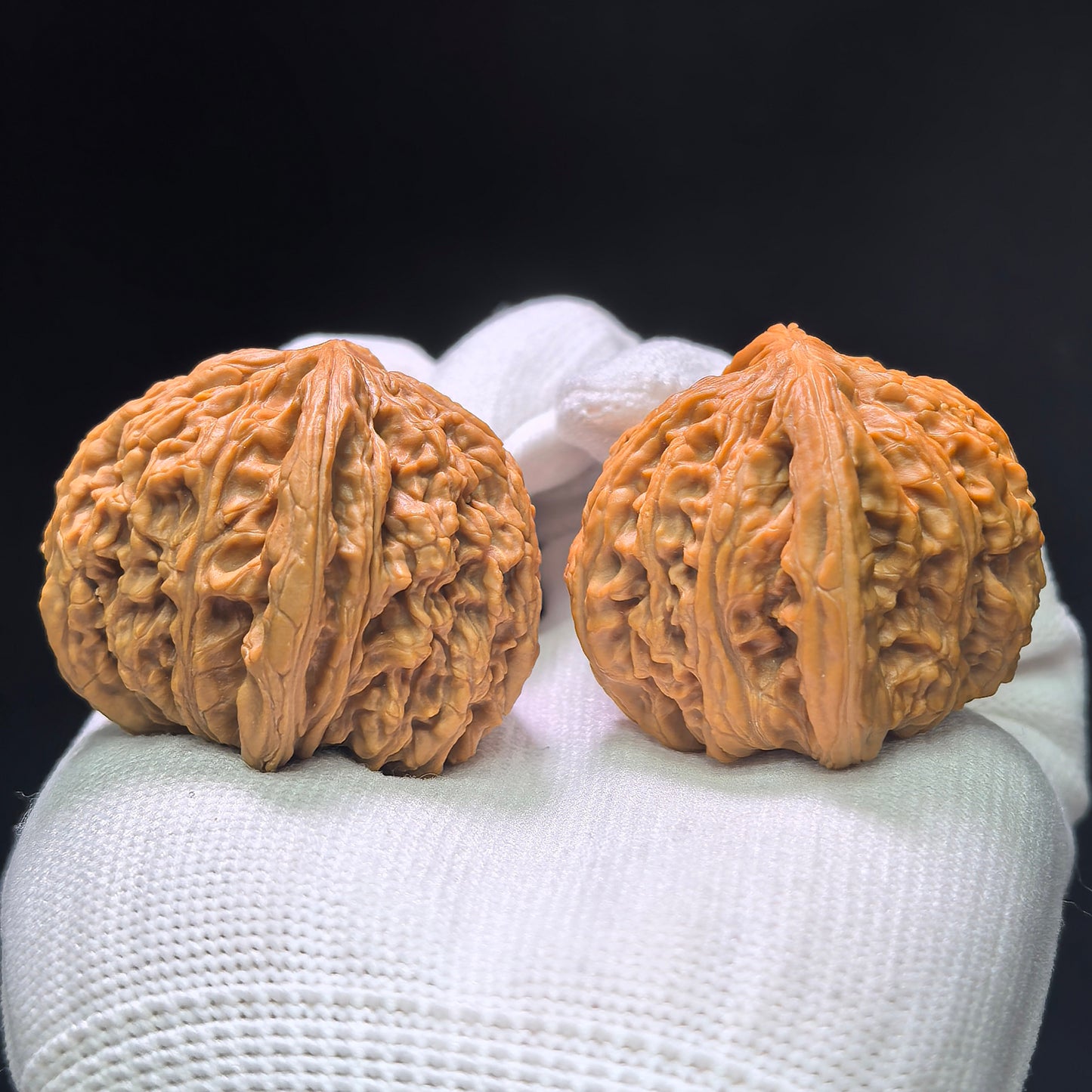 The Radiant "Ruby Fine-Line" Hongbaoshi Miwen Compressed Collector Pair | 41.0mm x 41.0mm | HBS-1401