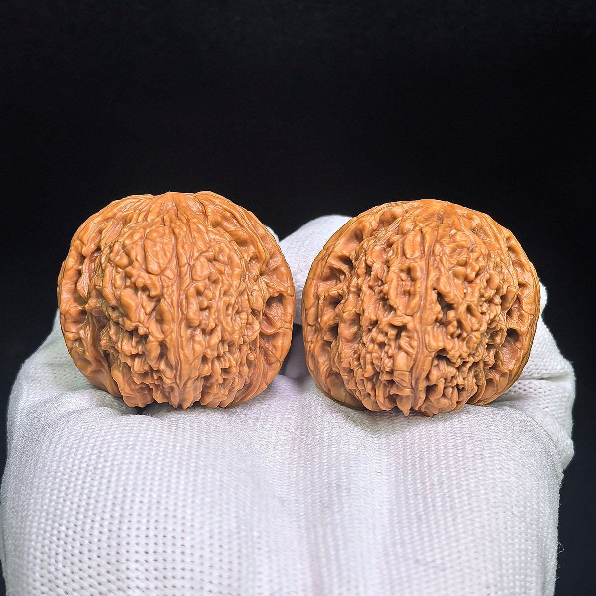 Winged “Butterfly White Lion” Wenwan Walnut Pair — 41.0mm x 41.0mm | HDBS-C1D5E