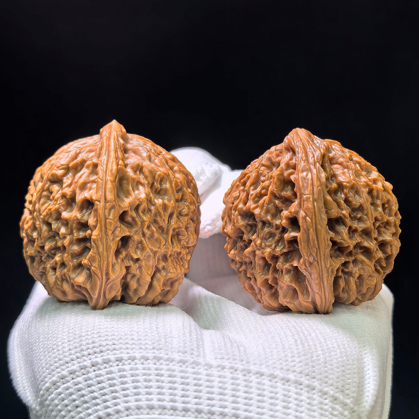 "Nanjiangshi Lionhead" Nanjiangshi NJS-1109 Low-Profile Wenwan Walnuts Pair | 36.0mm x 38.0mm | NJS-1109