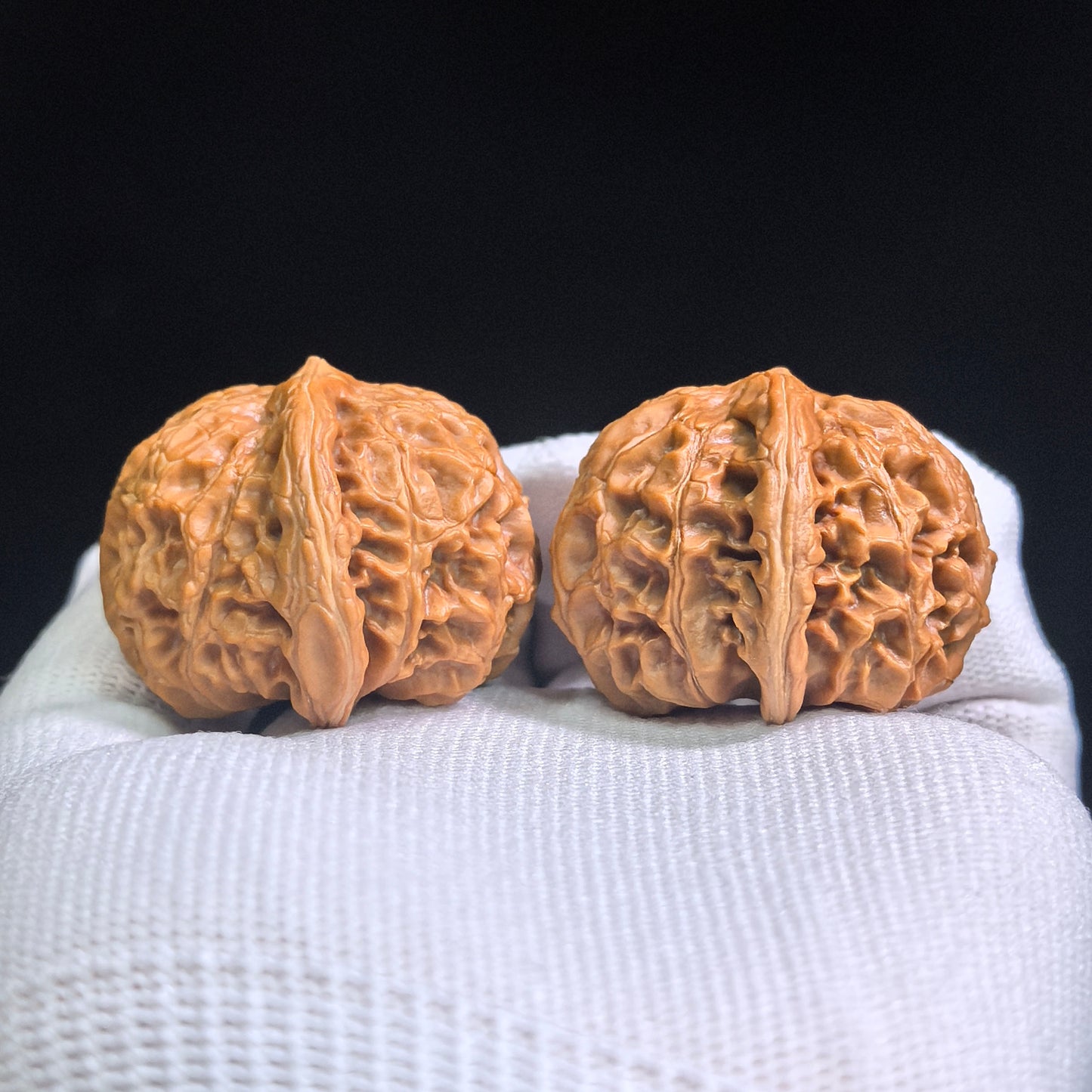 "Palace Lantern" Gongdeng GD-SY1A8 Low-Profile Wenwan Walnuts Pair | 40.0mm x 40.0mm | GD-SY1A8