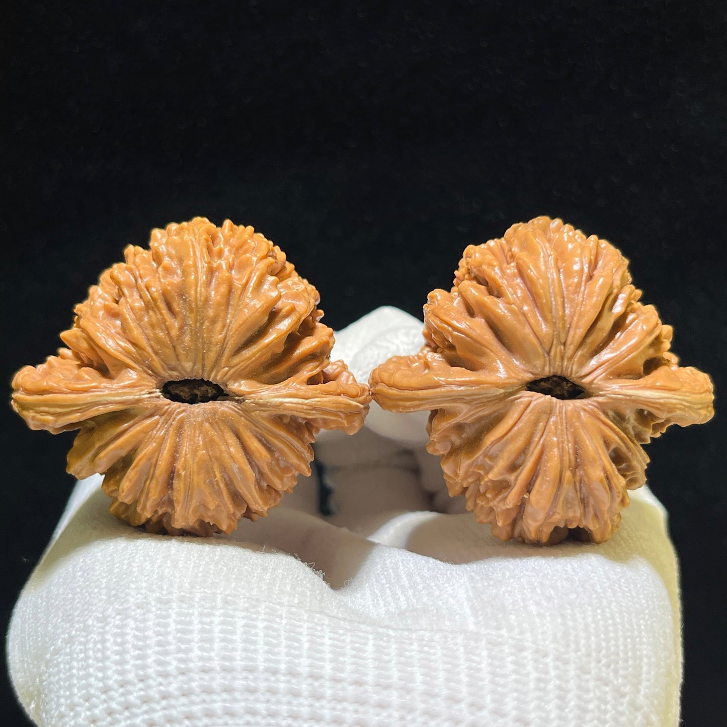 "Four Towers" Sizuolou Lion Head Wenwan Walnuts Pair | 44.0mm x 41.0mm | SZL-1107