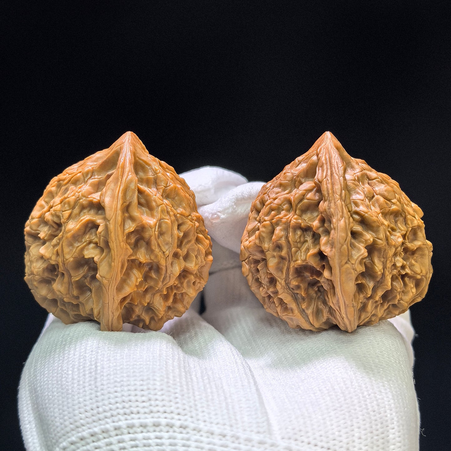 "Wild Cultivar" Yesheng Wenwan Walnuts (Pair) | 41.0mm x 41.0mm | Stock ID: YS-1102