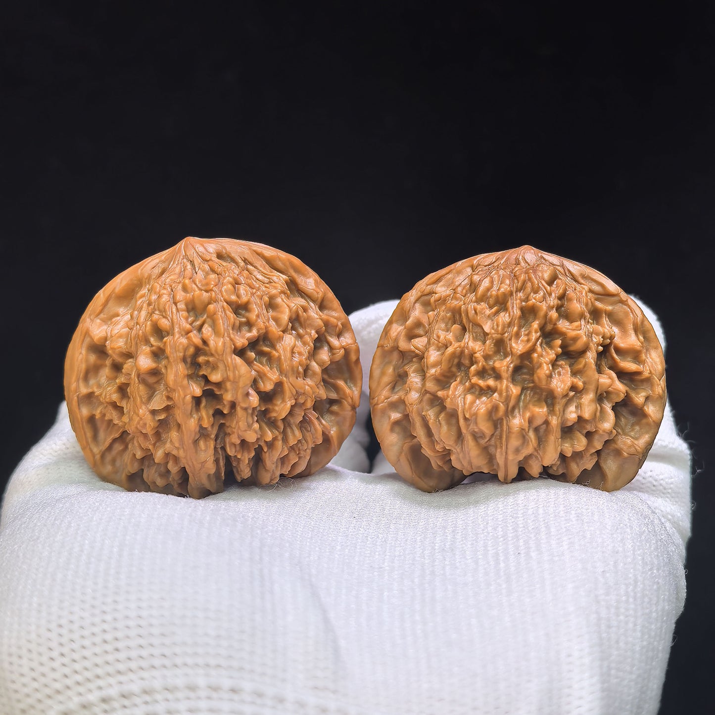 "Starry Sky" Mantianxing Wenwan Walnuts (Pair) | 43.0mm x 40.0mm | Stock ID: MTX-1003
