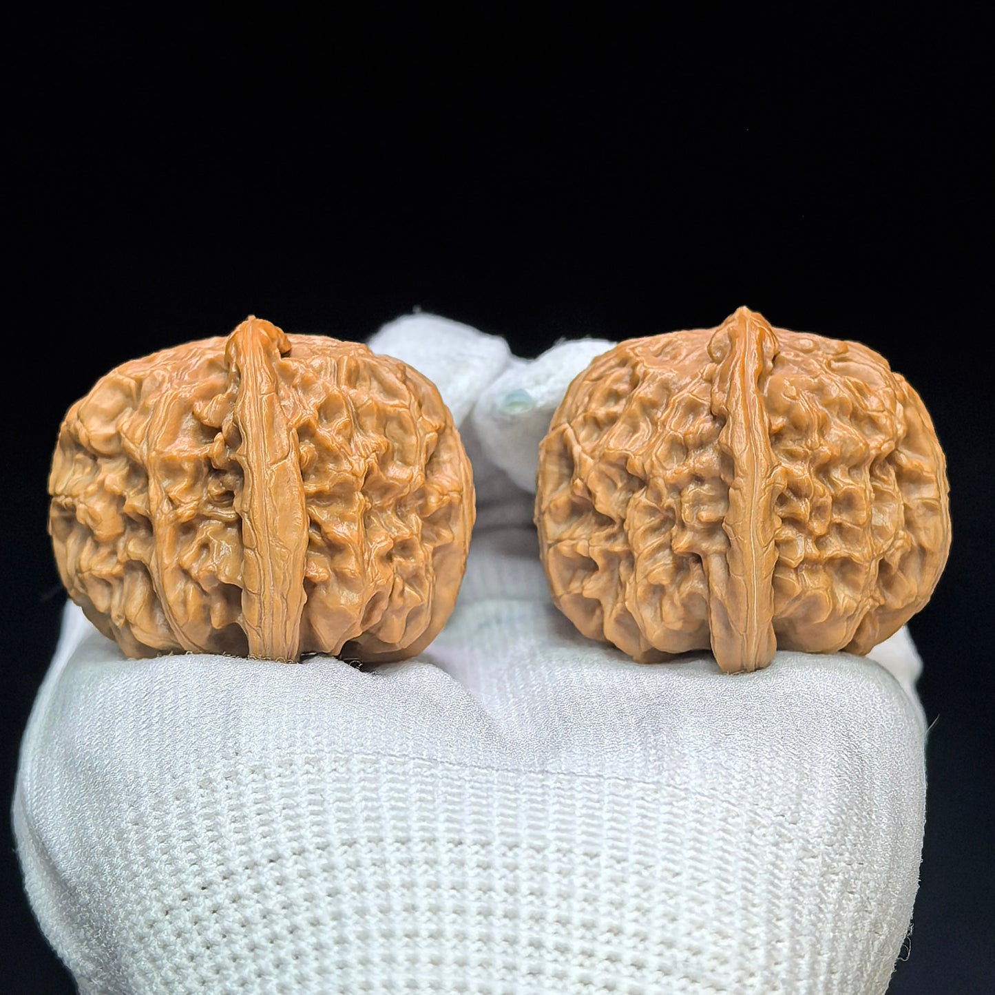 "Spherical White Lionhead" Qiuxing Baishizi QXBSJ-1504C Low-Profile Wenwan Walnuts Pair | 39.0mm x 40.0mm | QXBSJ-1504C
