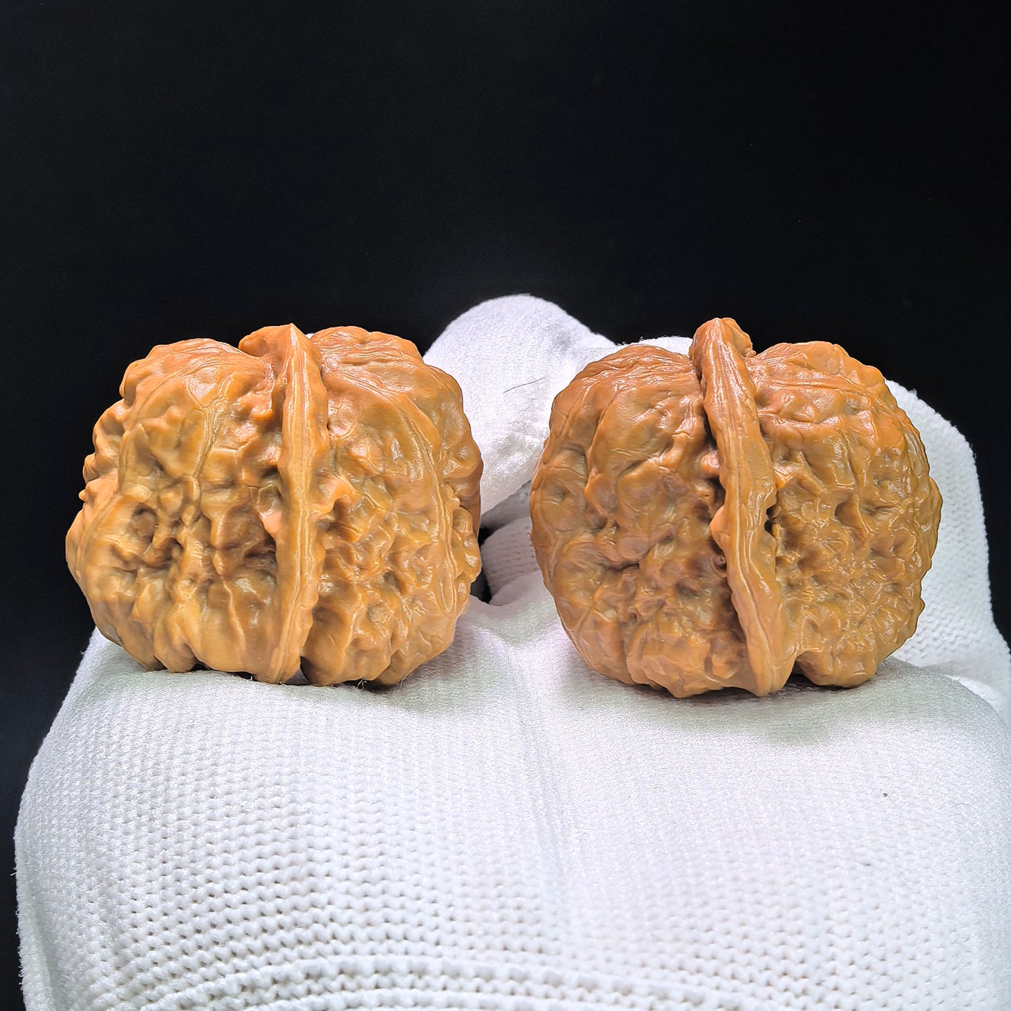 "Pocket Crystal Frog" Xiuzhen Shuijingwa Wenwan Walnuts (Pair) | 34.0mm x 35.0mm | Stock ID: XZW-1401