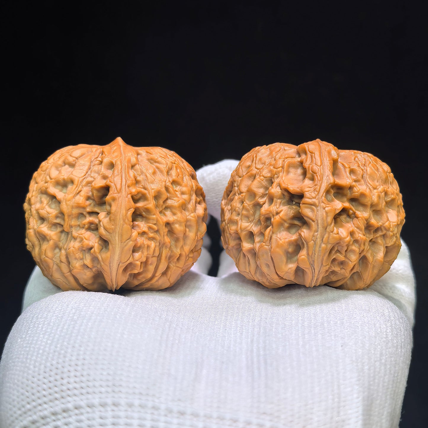 "Grand Reunion" Datuanyuan Wenwan Walnuts Pair | 45.0mm x 45.0mm | DTY-1551C