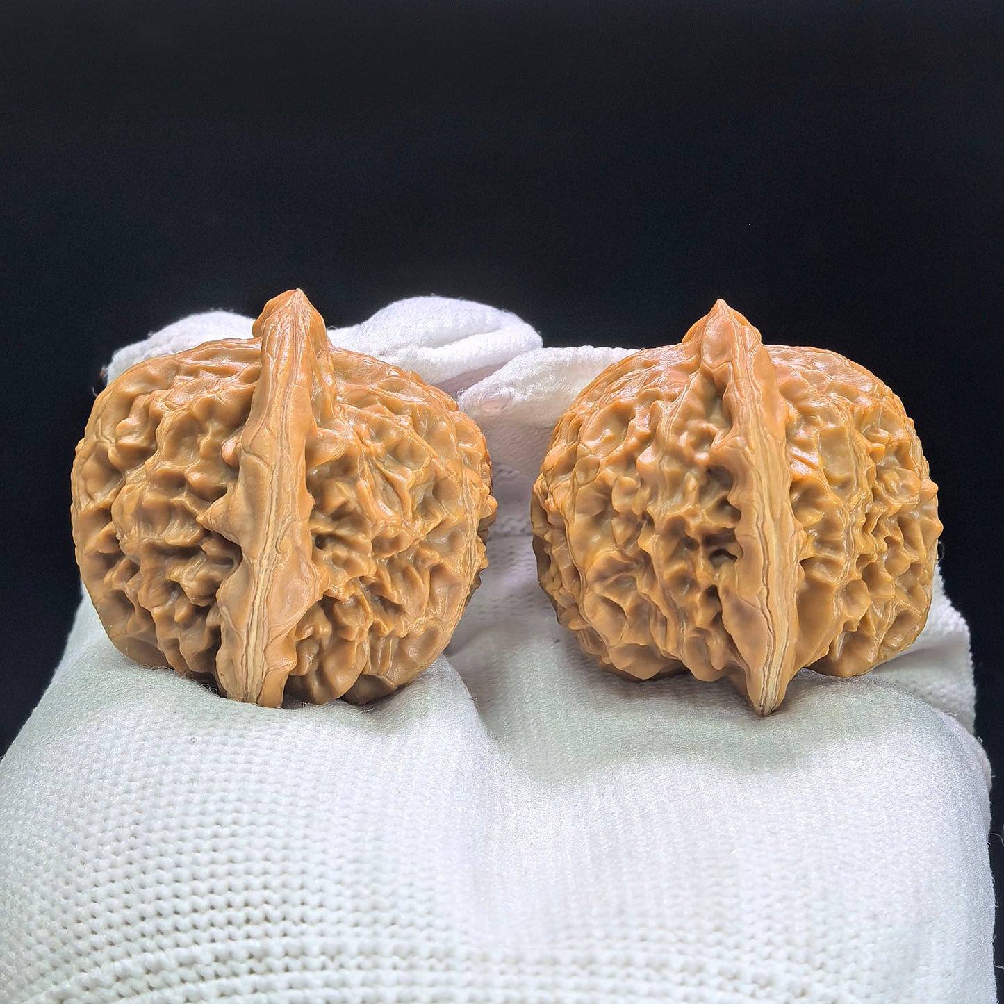"Palace Lantern" Gongdeng Wenwan Walnuts Pair | 40.0mm x 35.0mm | GD-1405