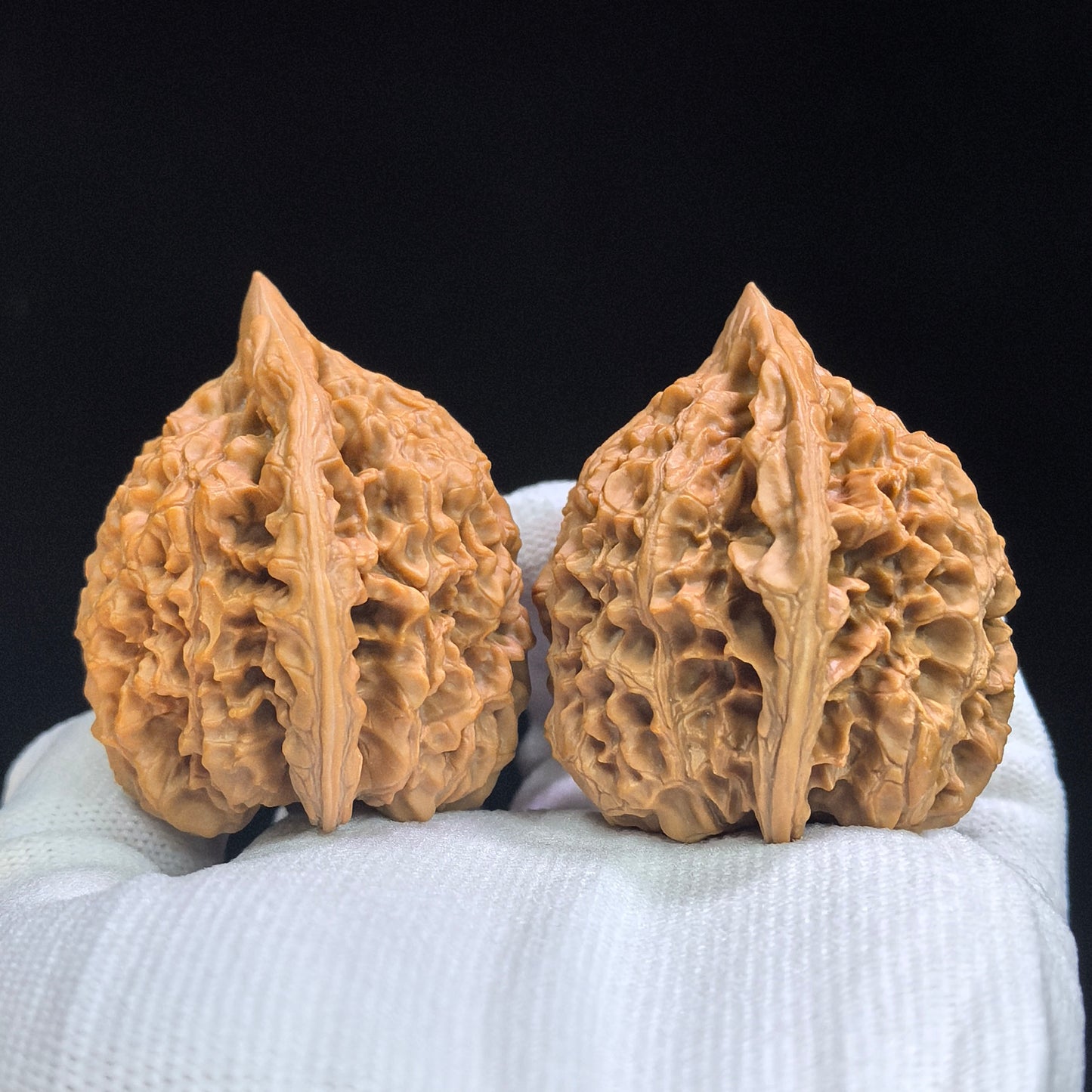 "Concave Base Peach Heart Qilin Texture" Aodi Taoxin Qilinwen BDTXQLW-17G9 Low-Profile Wenwan Walnuts Pair | 49.0mm x 41.0mm | BDTXQLW-17G9