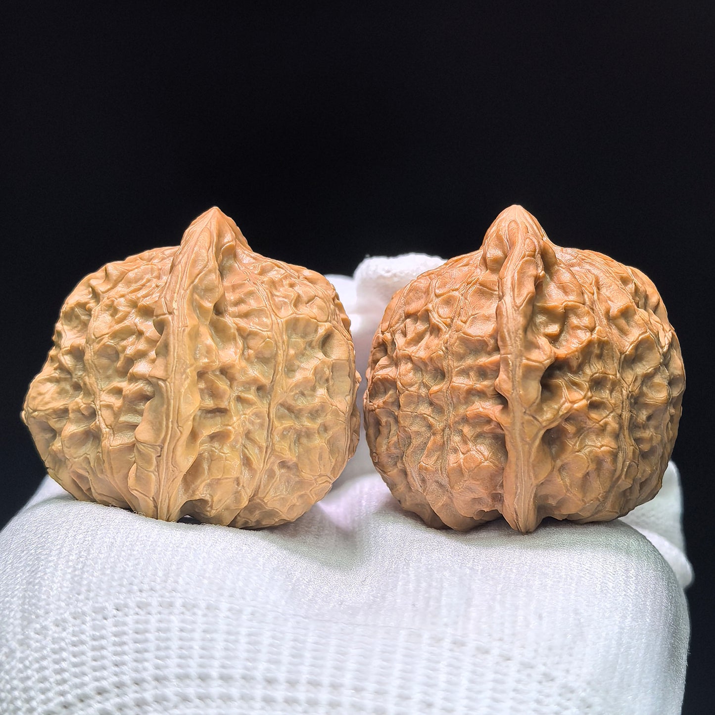 The "Imperial Tall-Posture Pumpkin" (Nan Gua Dun Gao Chun) Premium Scholar Walnuts | 41.0mm x 41.0mm | 1:1 Perfect Isometric Match | NGD-1404