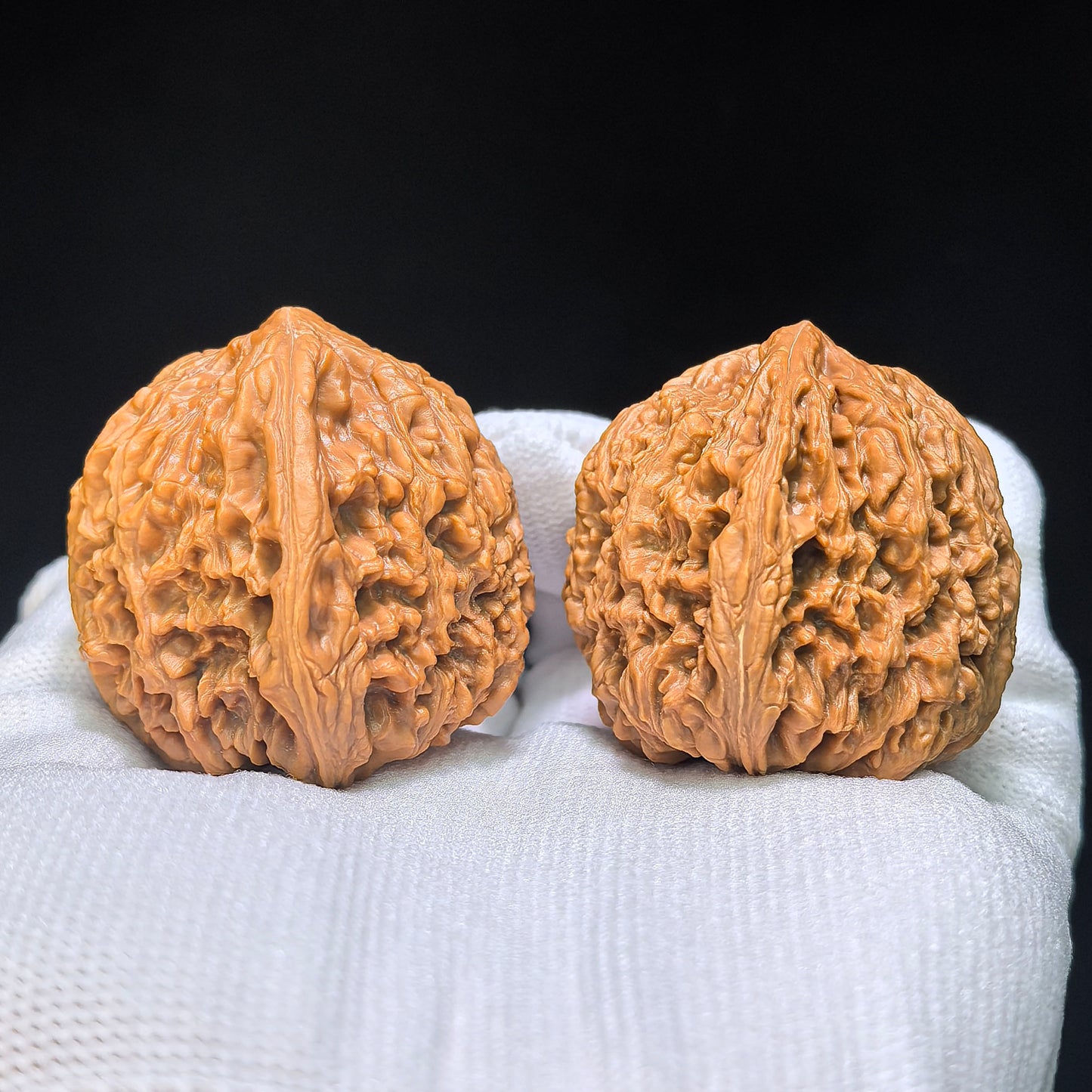"Triangle Concave Base" Sanjiao Aodi Nanjiangshi Wenwan Walnuts Pair | 41.0mm x 39.0mm | NJS-1514C