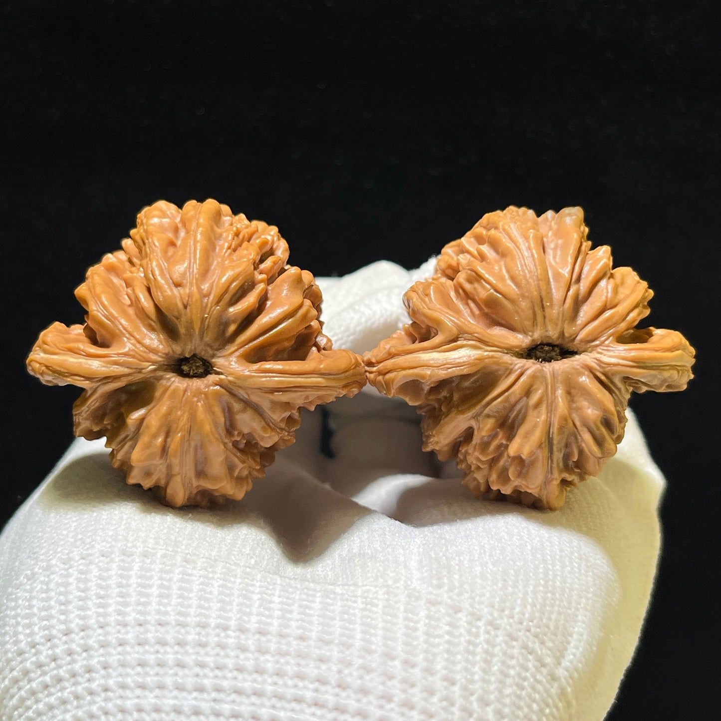 "Four-Story Tower" Sizuolou Wenwan Walnuts (Pair) | 42.0mm x 38.0mm | Stock ID: SZL-1109