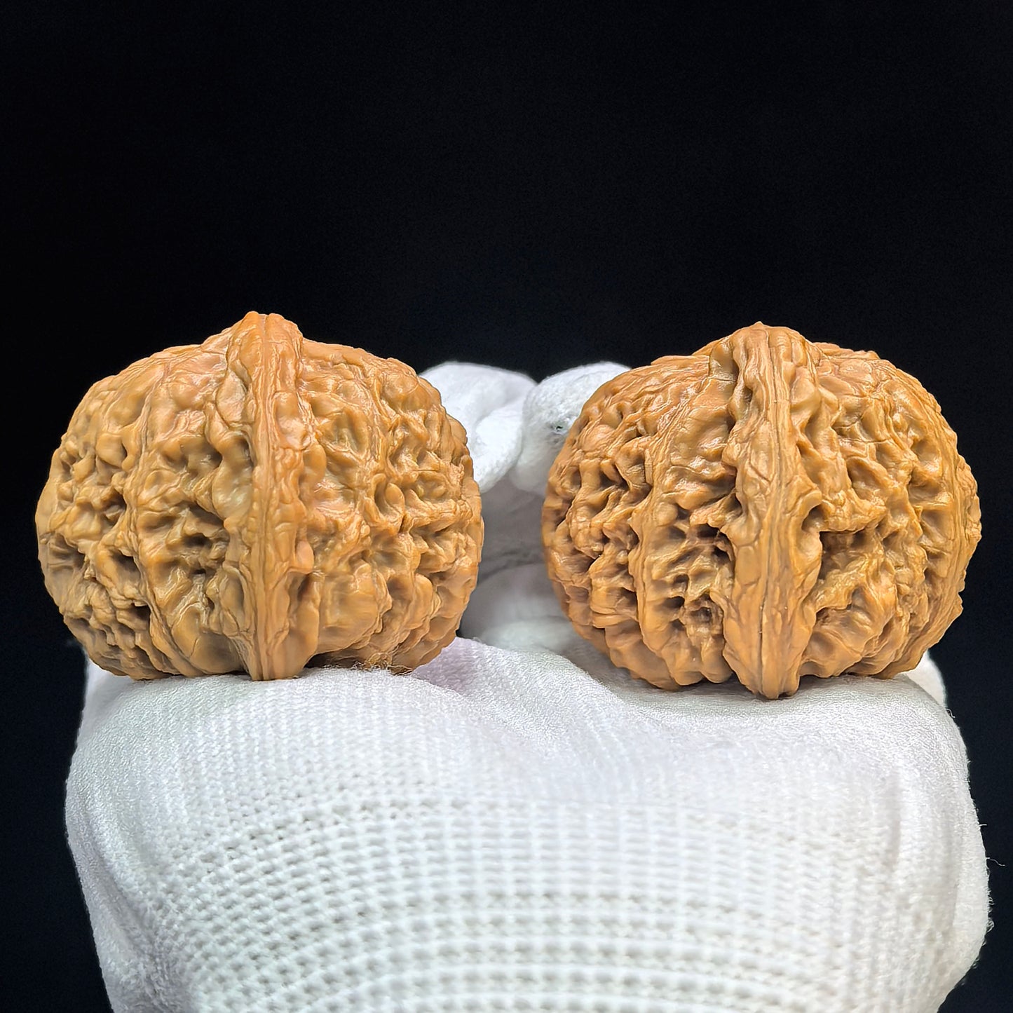 "Spherical Nanjiangshi Lionhead" Qiuxing Nanjiangshi NJS-1501C Low-Profile Wenwan Walnuts Pair | 44.0mm x 44.0mm | NJS-1501C