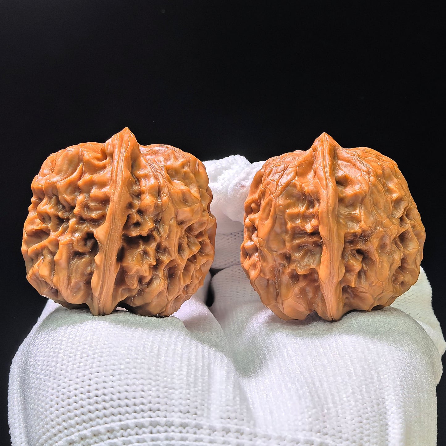 "Golf Ball" Gaoerfu Low-Profile Wenwan Walnuts Pair | 34.0mm x 37.0mm | GEF-1101