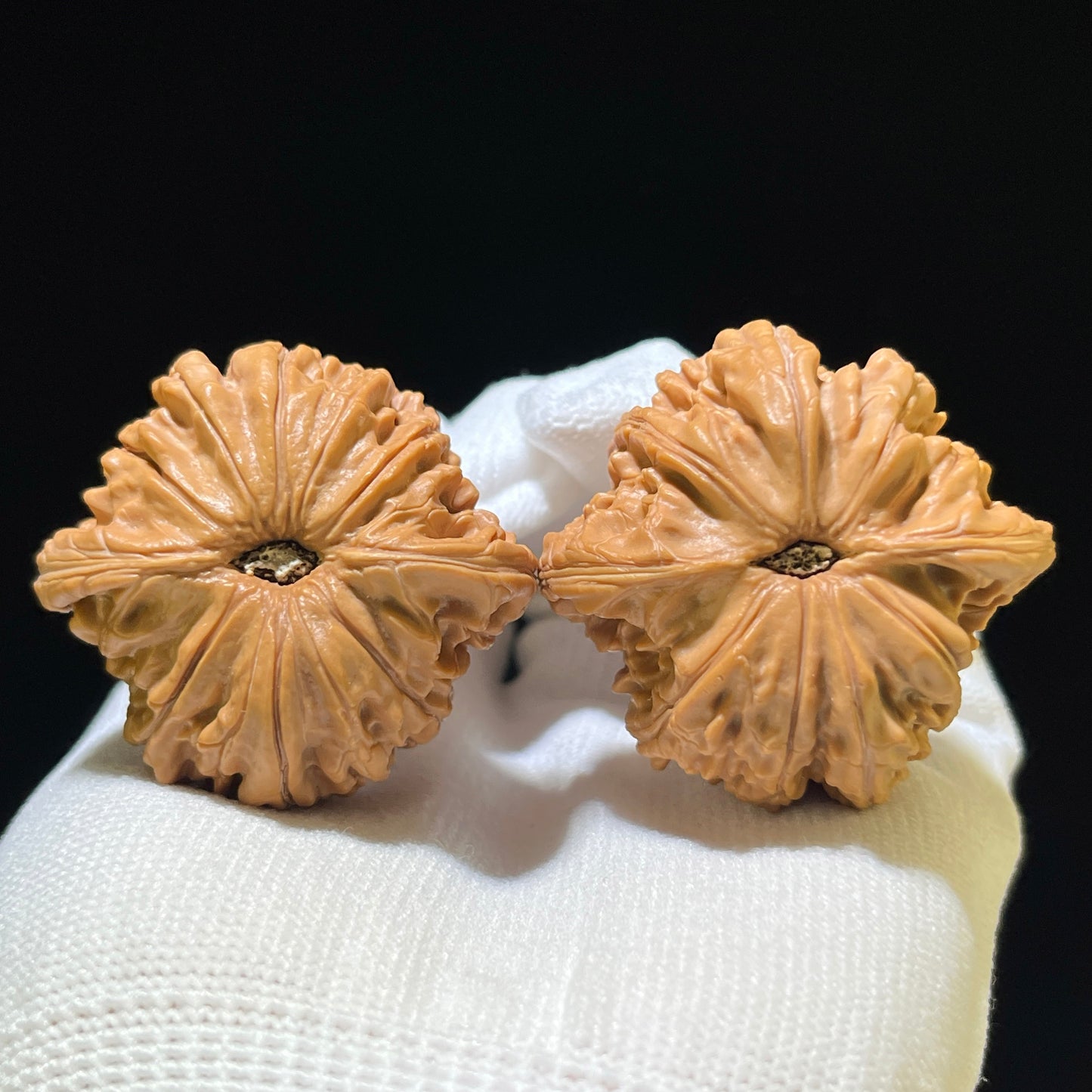 "Millstone" Mopan Wenwan Walnuts Pair | 42.0mm x 40.0mm | MP-1110
