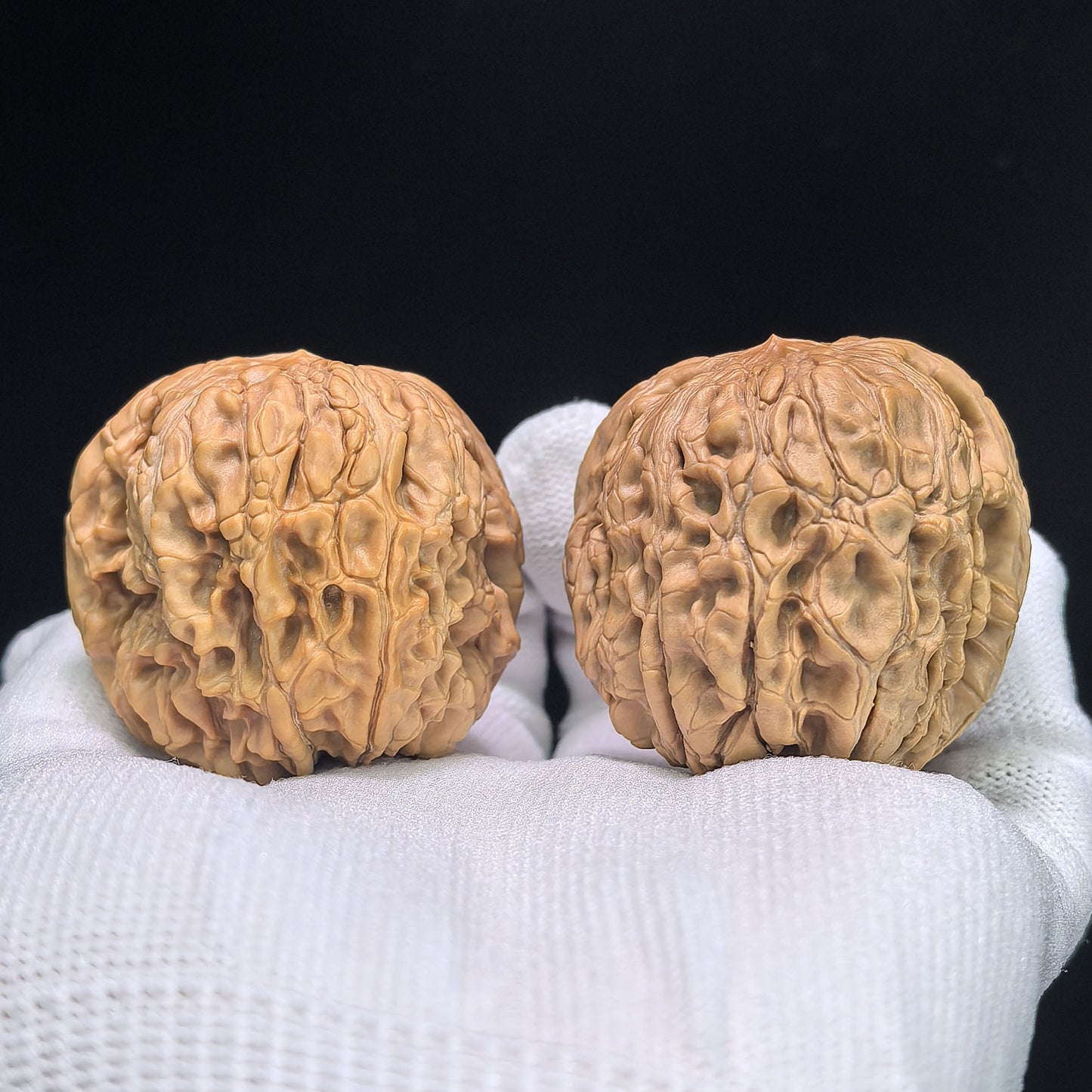 "Stone Door-Knocker Hawk Beak" Mendun Yinggouzui Wenwan Walnuts Pair | 41.0mm x 43.0mm | MD-1403