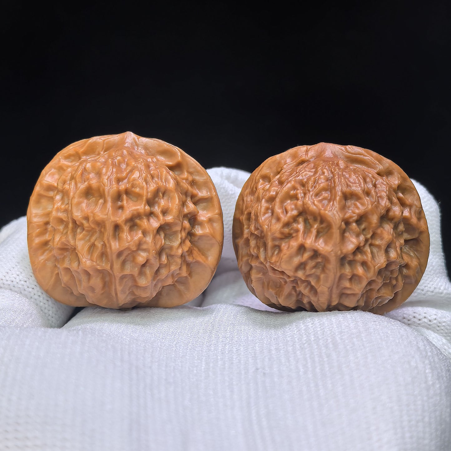 "Porcelain Doll" Ciwawa Wenwan Walnuts Pair | 37.0mm x 35.0mm | CWW-1504C