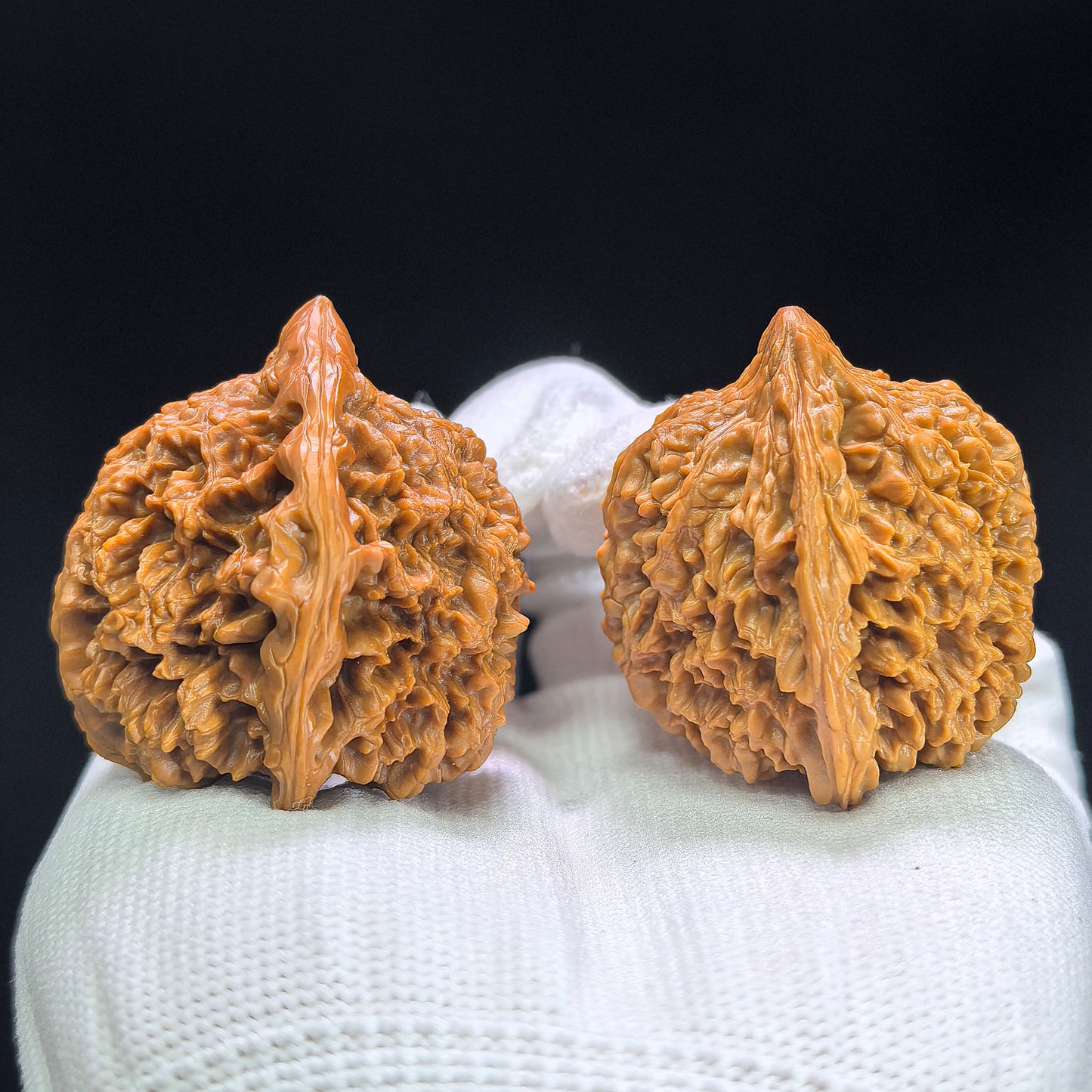 "Peach Heart Concave Base Starry Sky" Taoxin Aodi Mantianxing MTX-1408 Classic Wenwan Walnuts Pair | 39.0mm x 37.0mm | MTX-1408