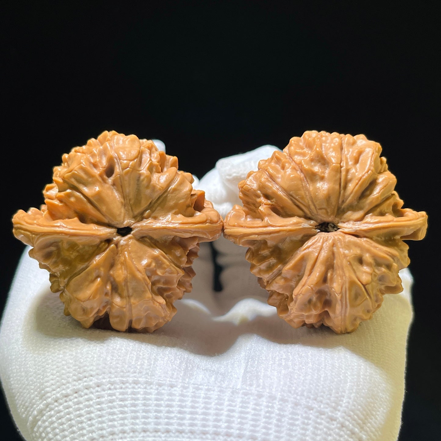 The Illustrious "Wang Yong Big Official Hat" Wang Yong Da Guanmao Premium Pair | 43.0mm x 41.0mm | DGM-1104