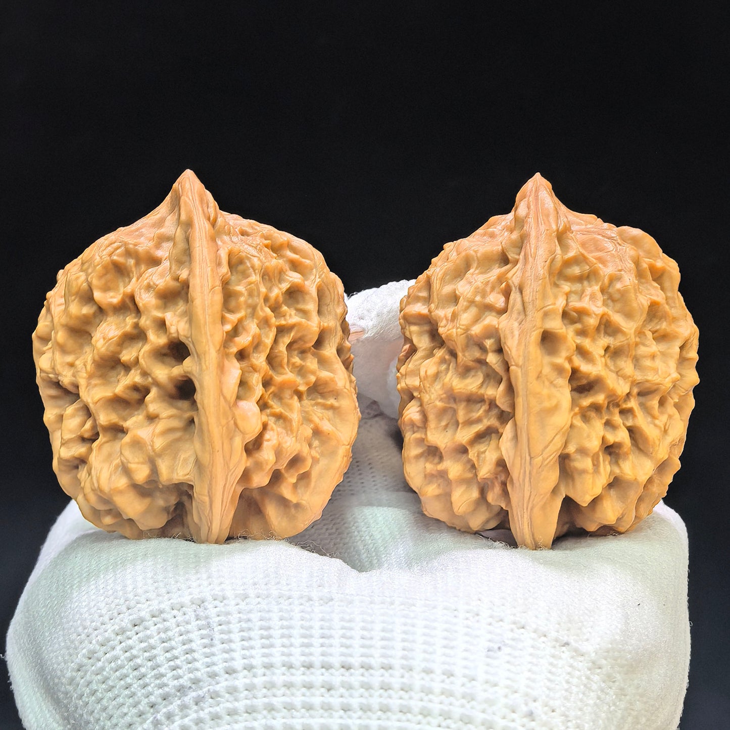 "Luohan Head" Luohantou LHT-1601 Low-Profile Wenwan Walnuts Pair | 42.0mm x 40.0mm | LHT-1601