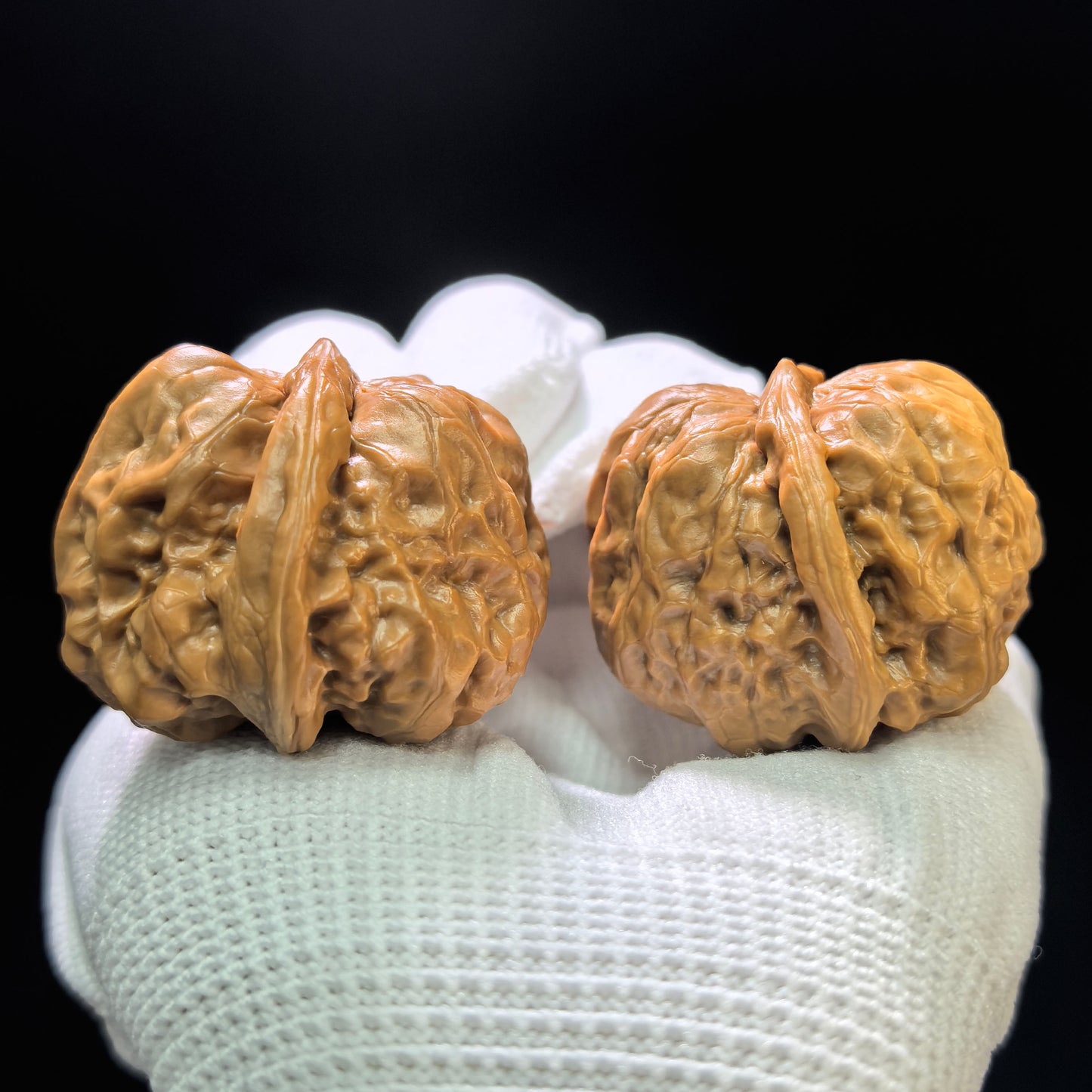 "King Toad" Wangchan W-1108 Hand-Spin Pocket Wenwan Walnuts Pair | 34.0mm x 36.0mm | W-1108