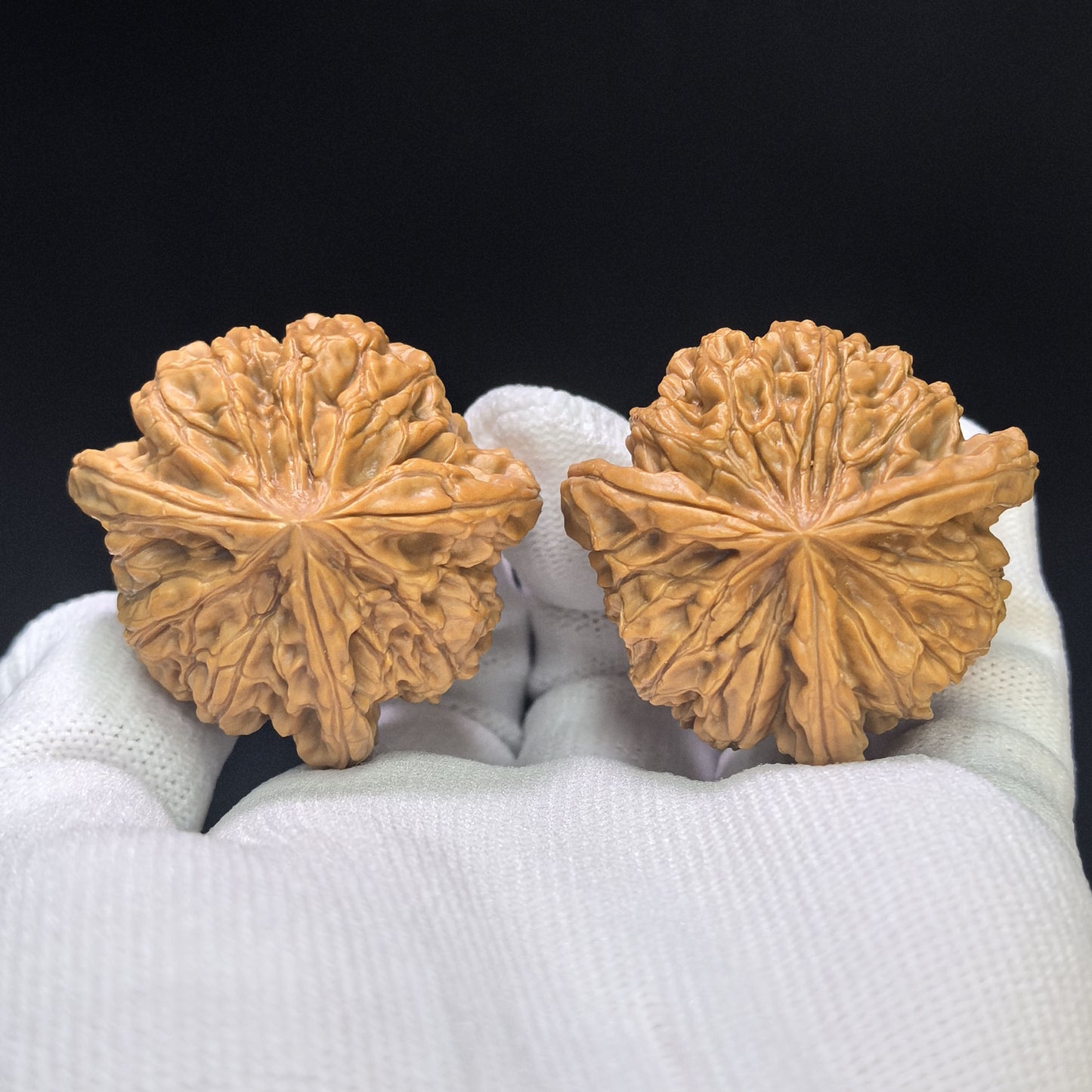"Imperial Jade Seal Three-Ribbed" Yuxi Sanleng Multi-Ribbed Wenwan Walnuts Pair | 41.0mm x 40.0mm | YSSN-C223E